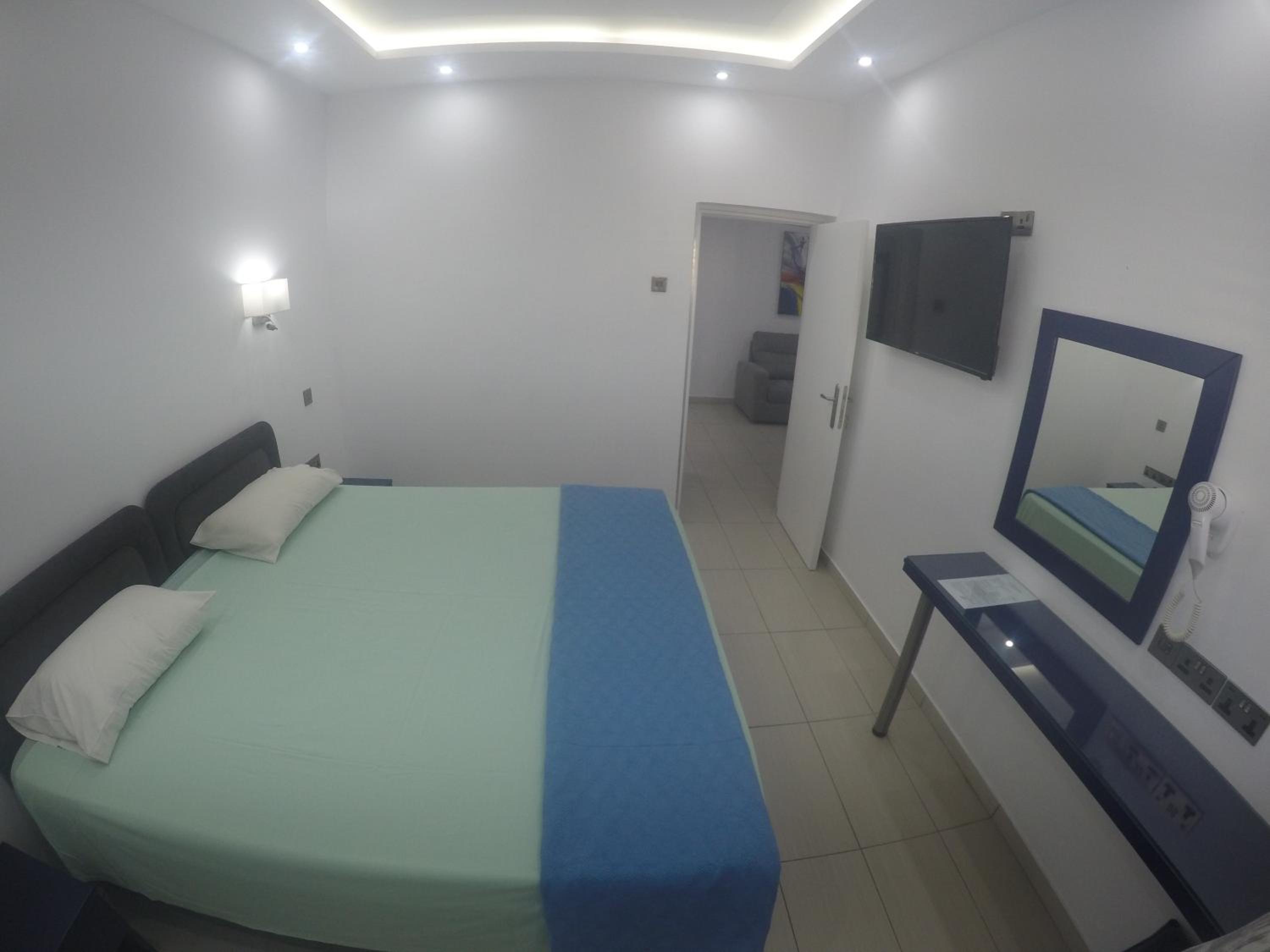 Executive Room - Photo 5