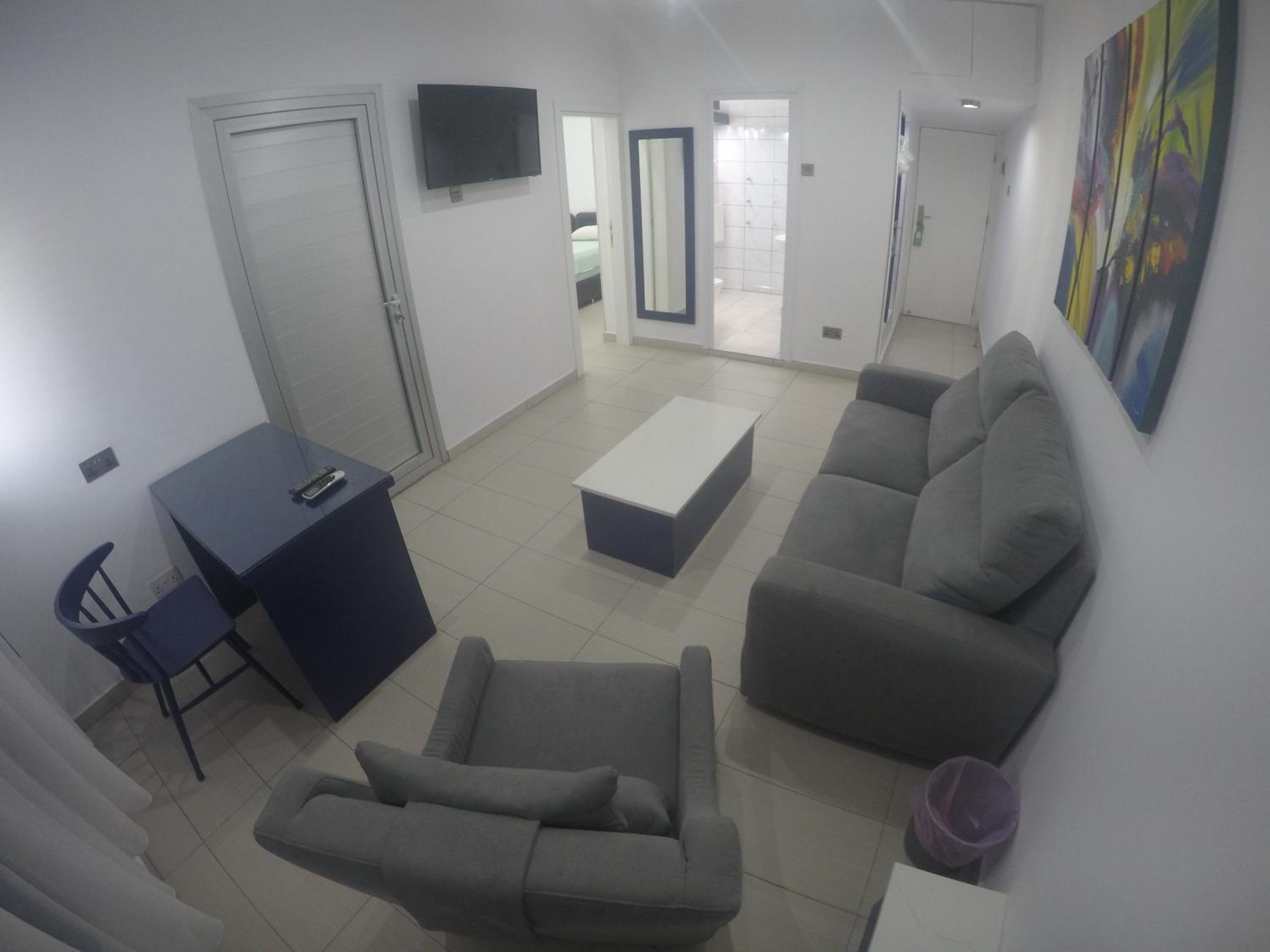 Executive Room - Photo 6