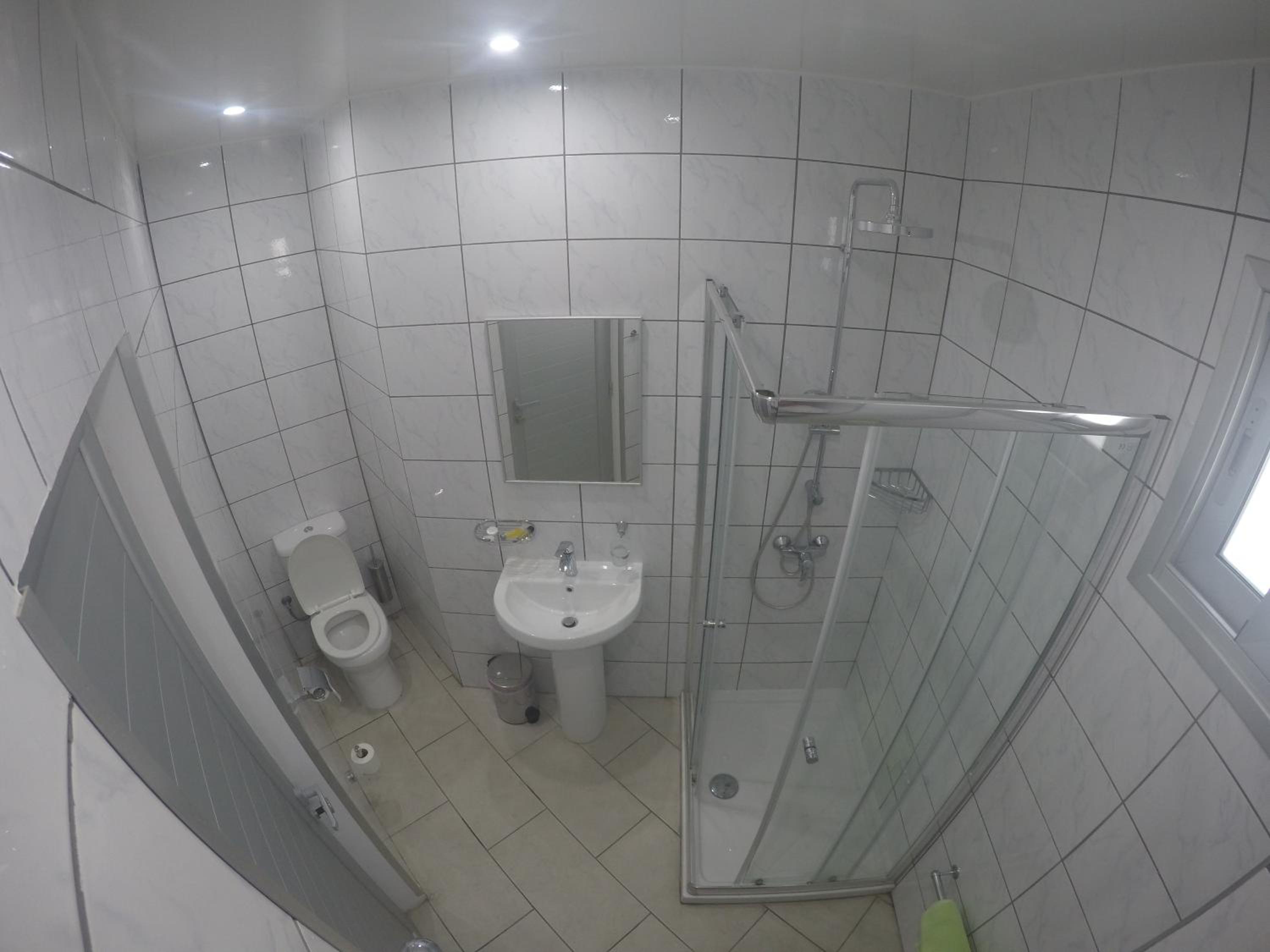 Double Room - Photo 6