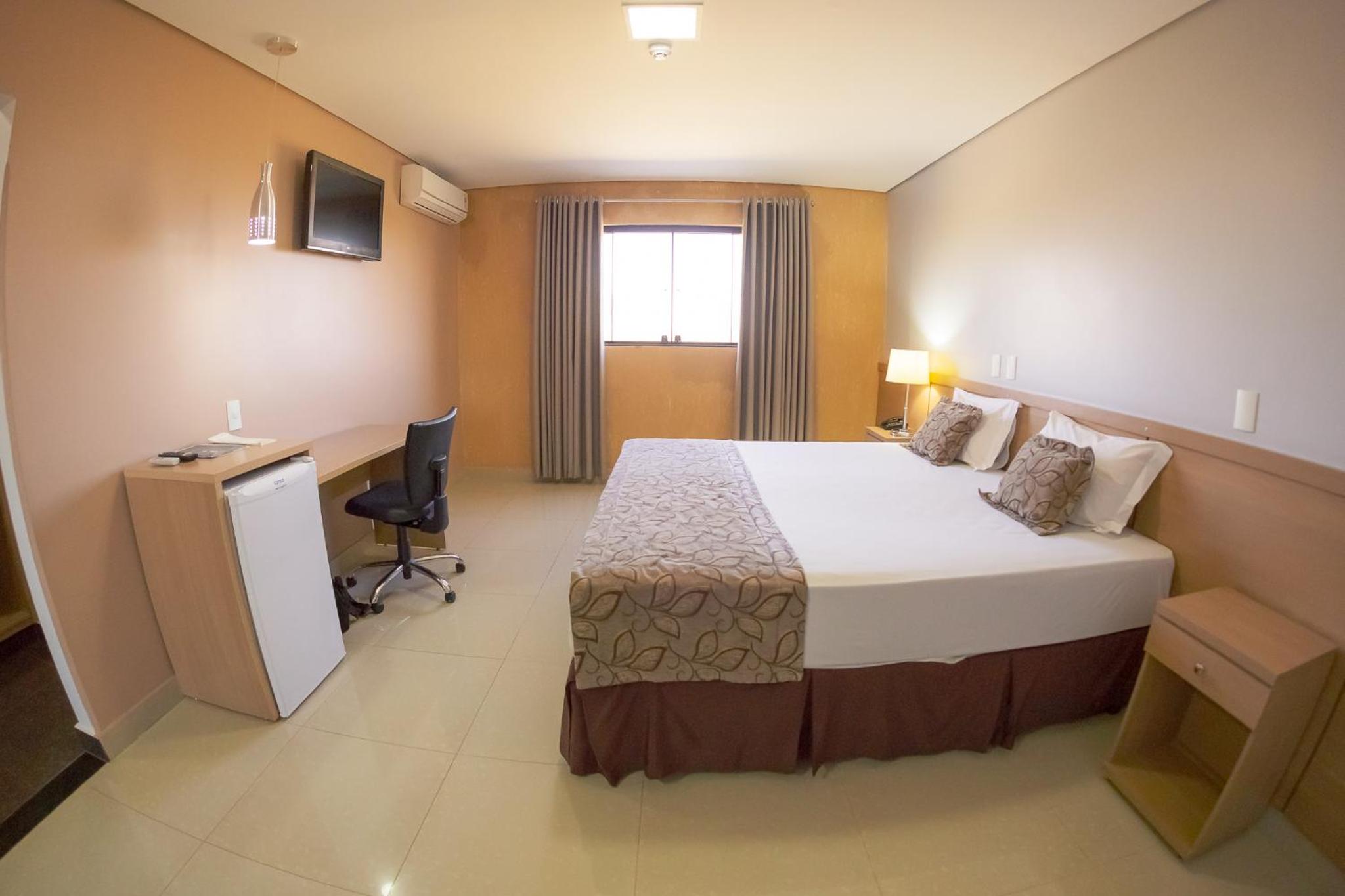 Standard Queen Room - Photo 7