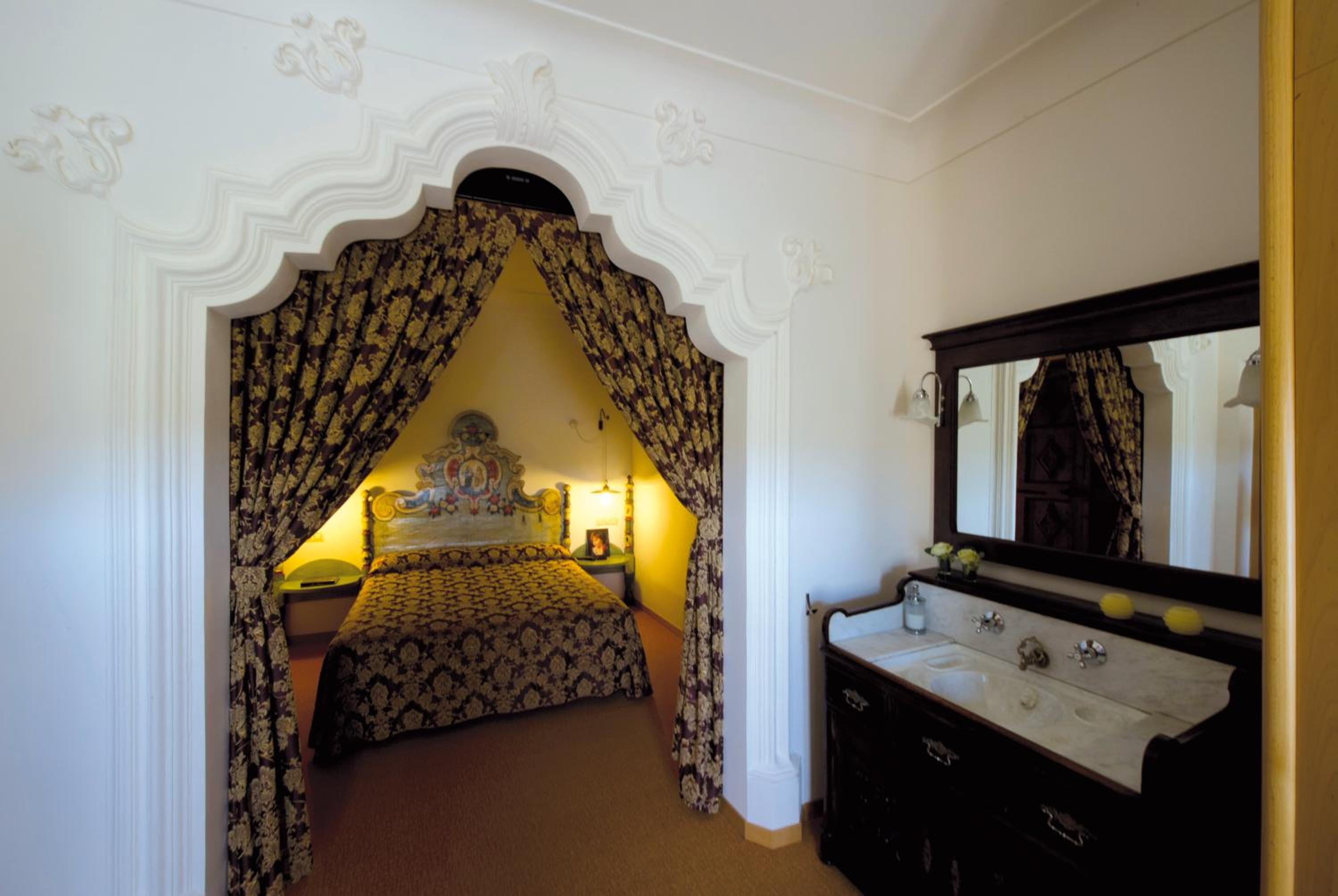 Deluxe Double or Twin Room photo 2