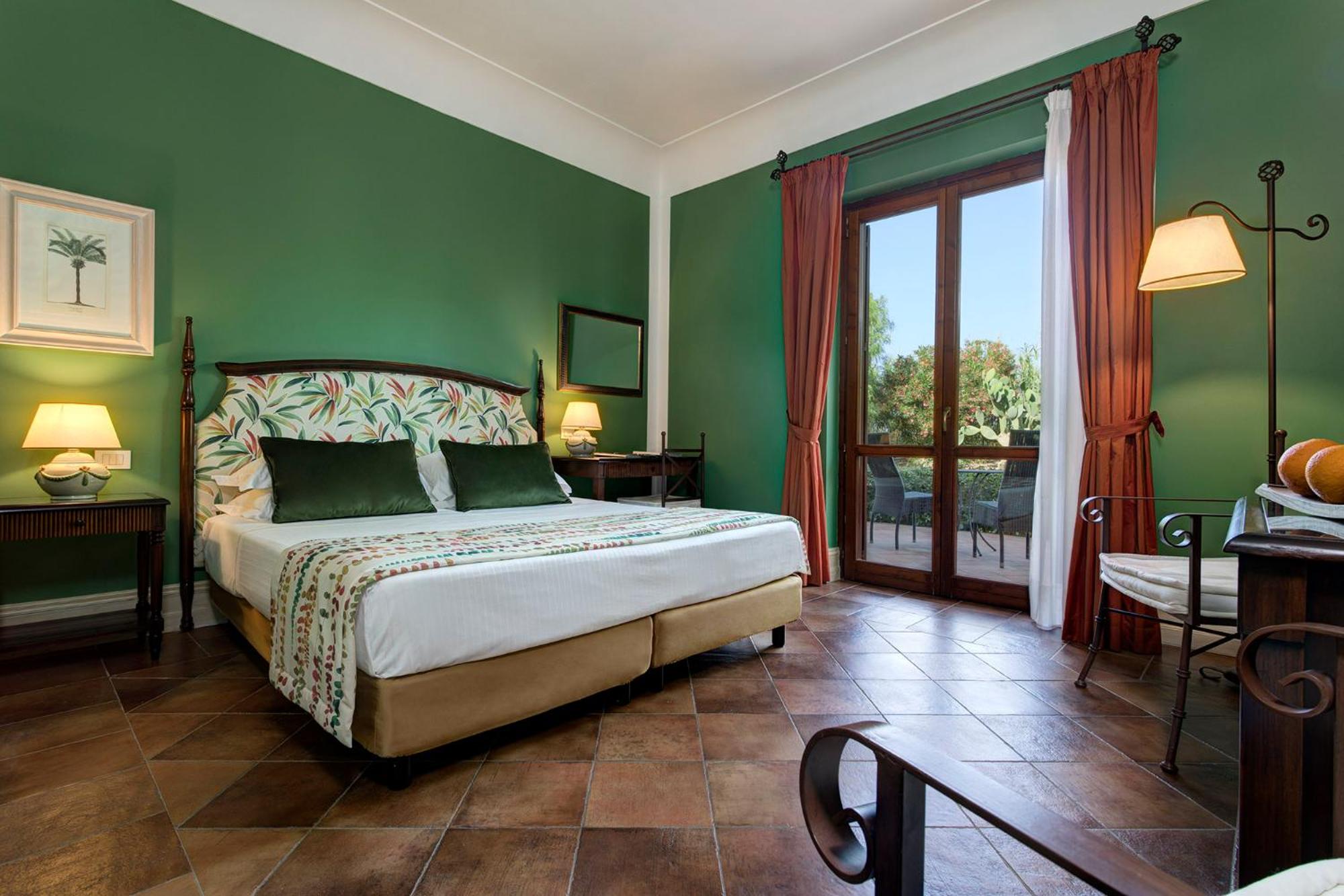 Double Superior Room With Balcony and Countryside View