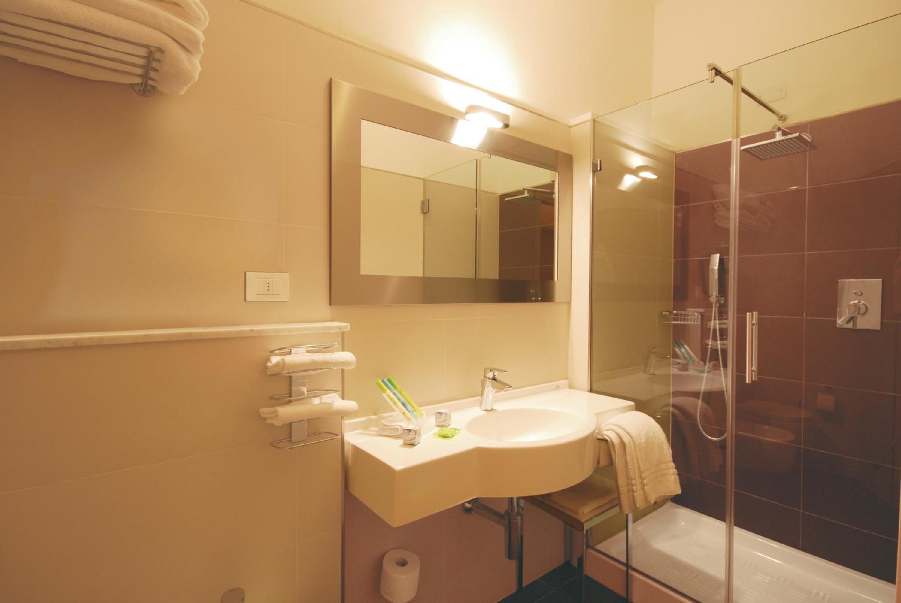 Double Room - Photo 14