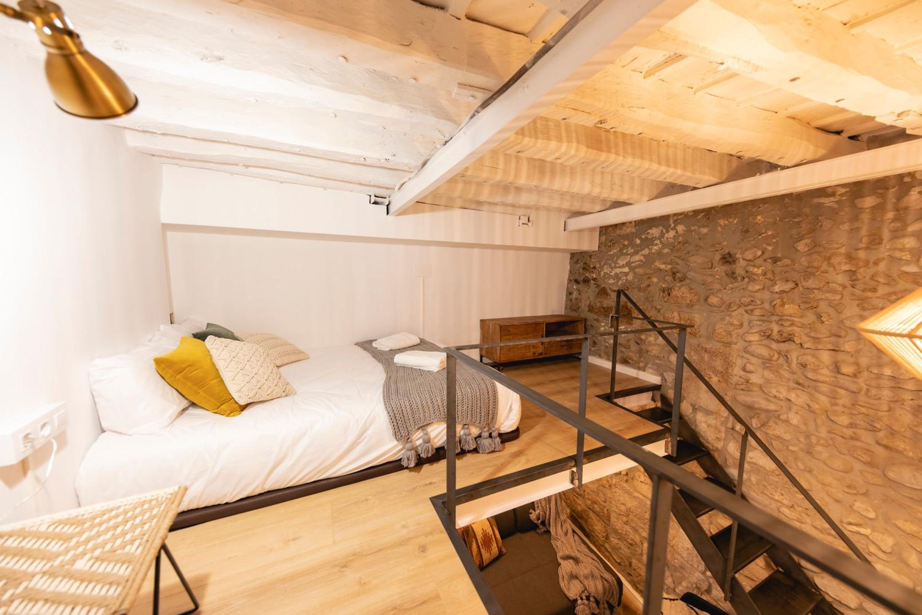 Two-Bedroom Apartment - Photo 19