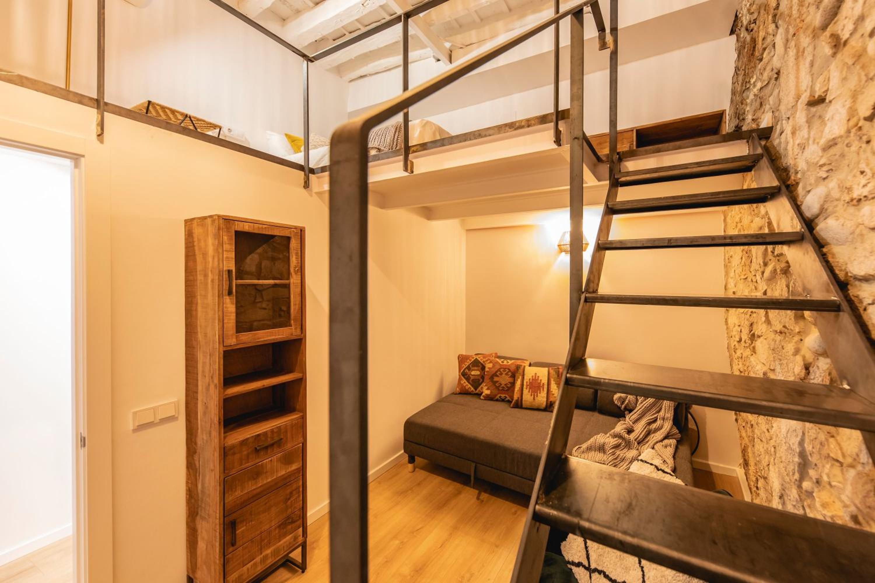 Two-Bedroom Apartment - Photo 24