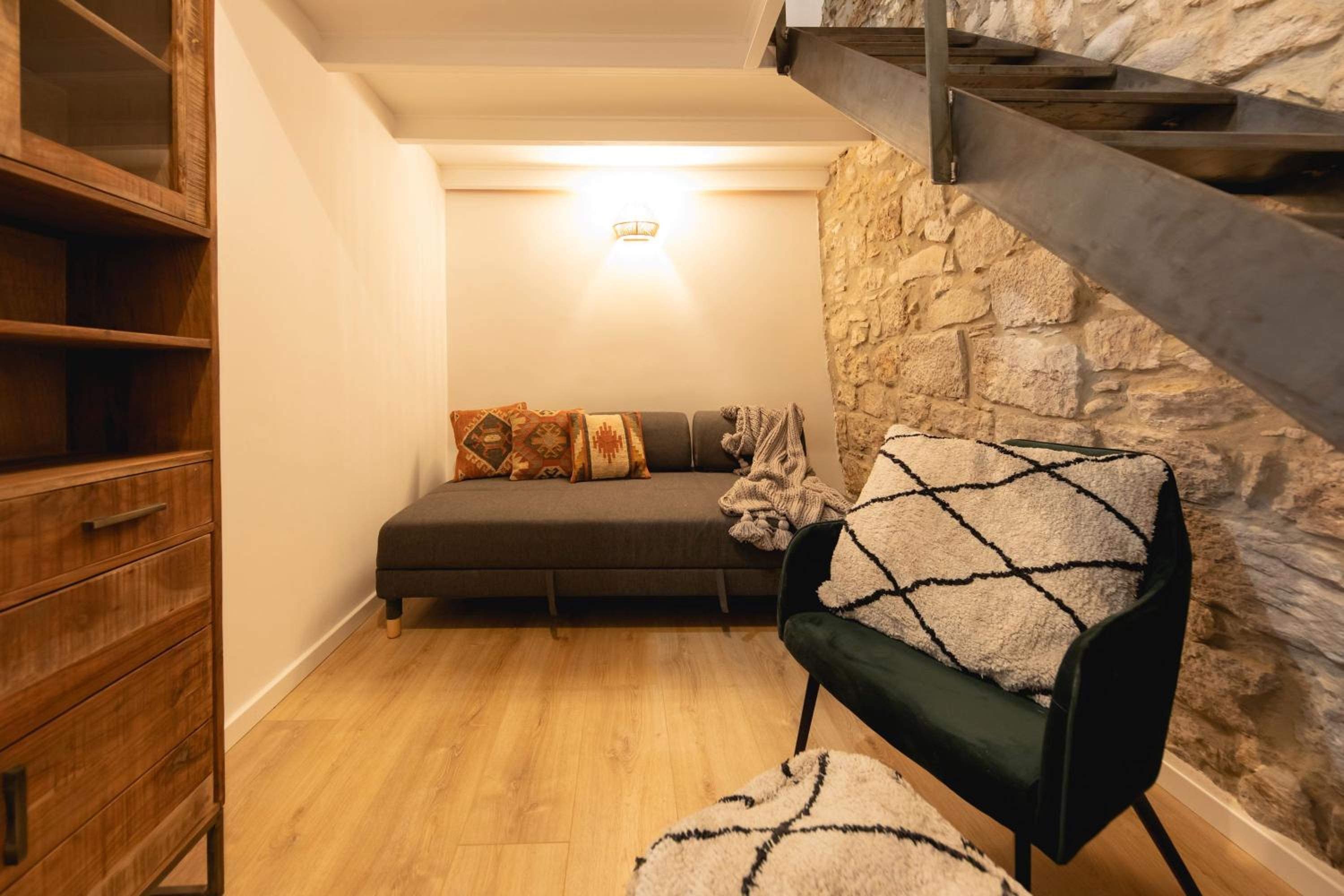Two-Bedroom Apartment - Photo 25