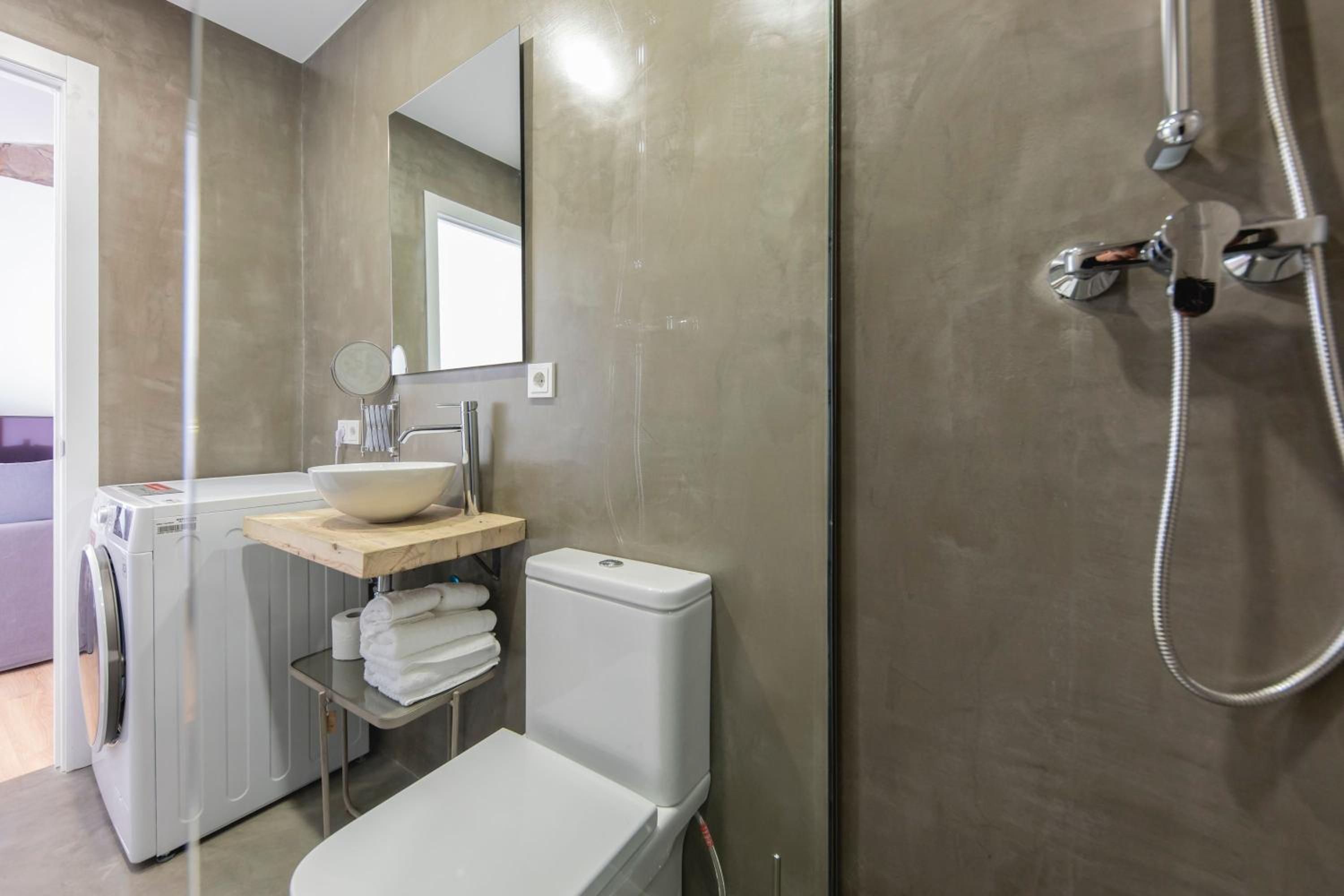 Two-Bedroom Apartment - Photo 28