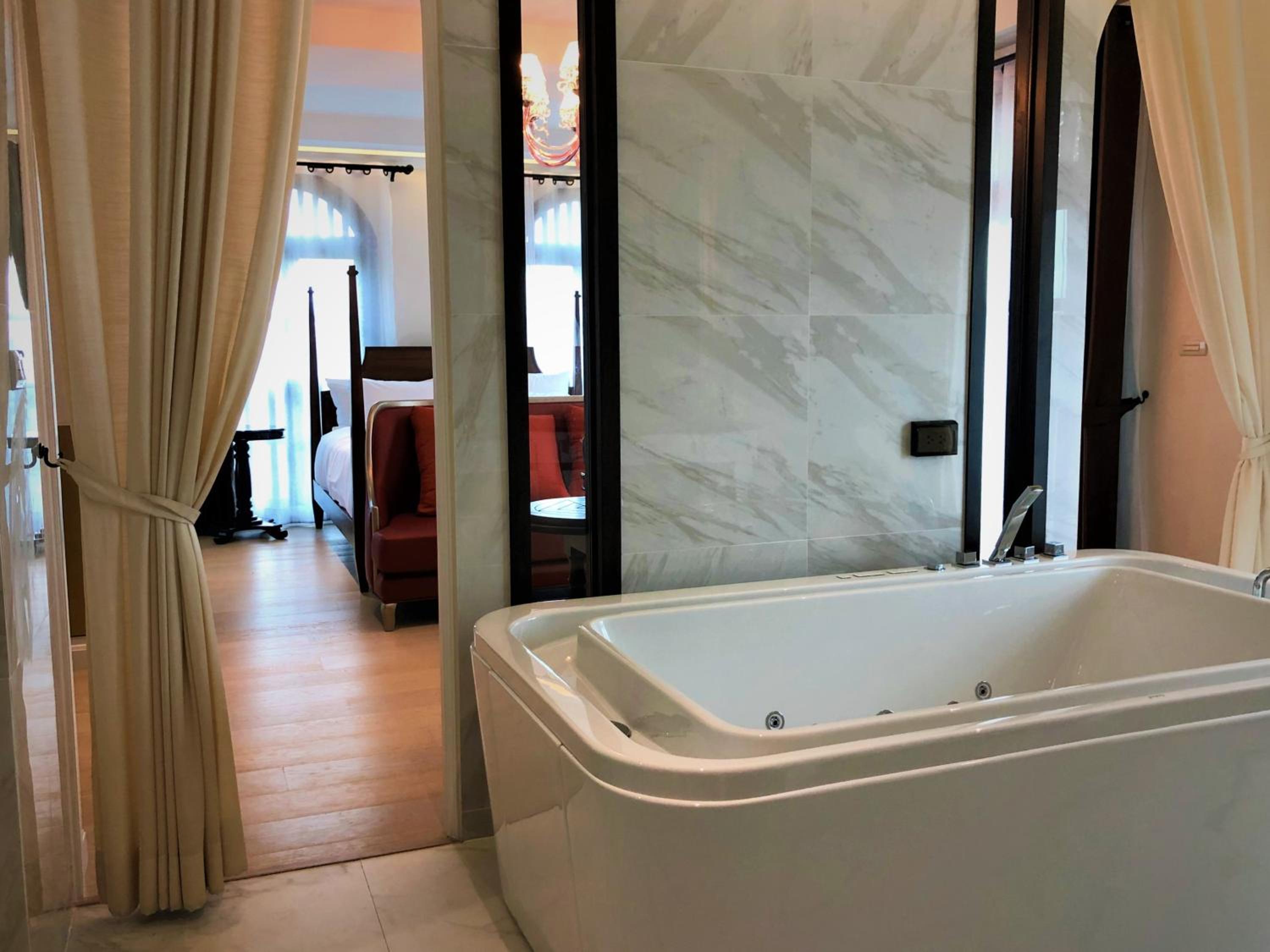 King Room with Spa Bath - Photo 3