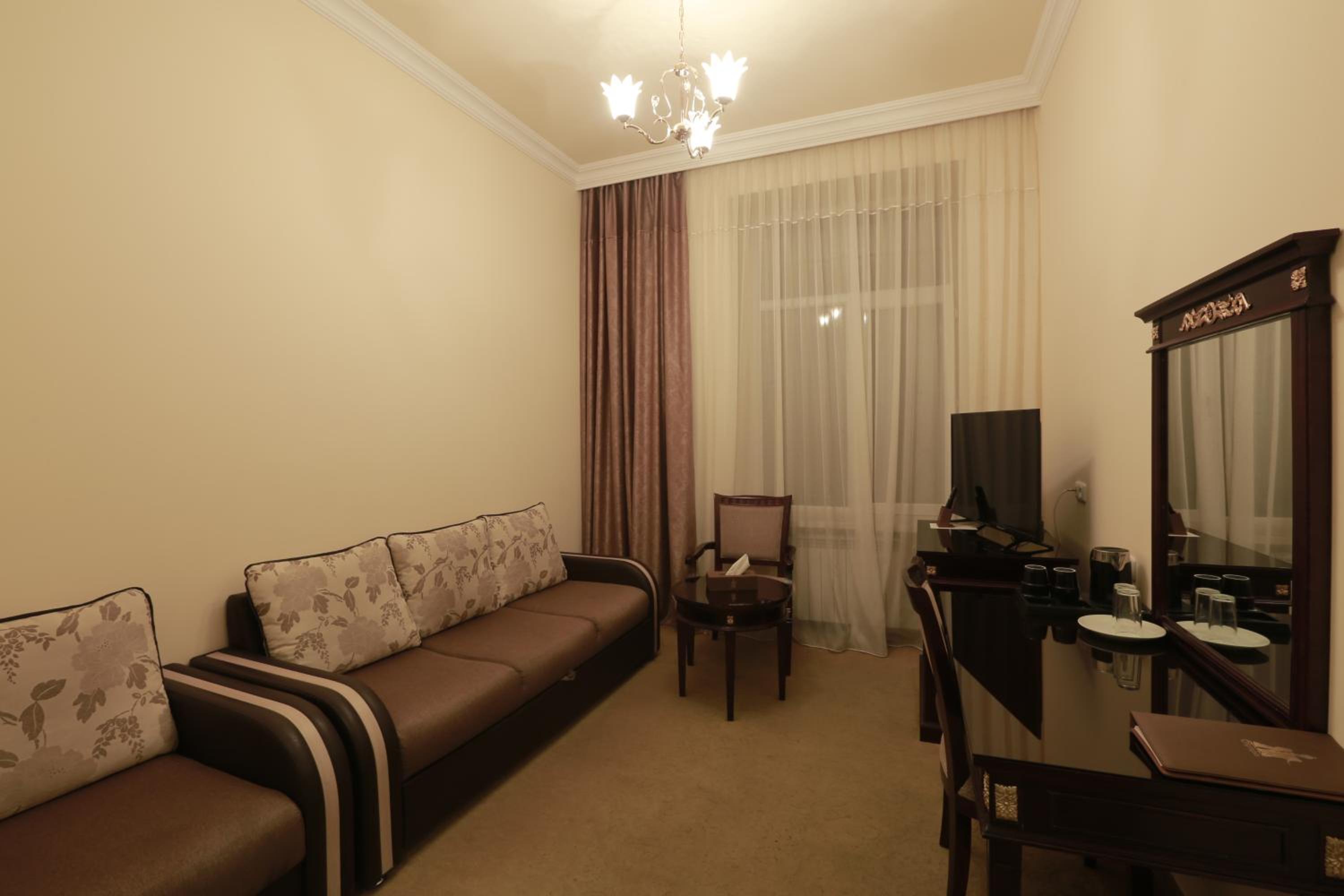 Deluxe Junior Suite photo 2