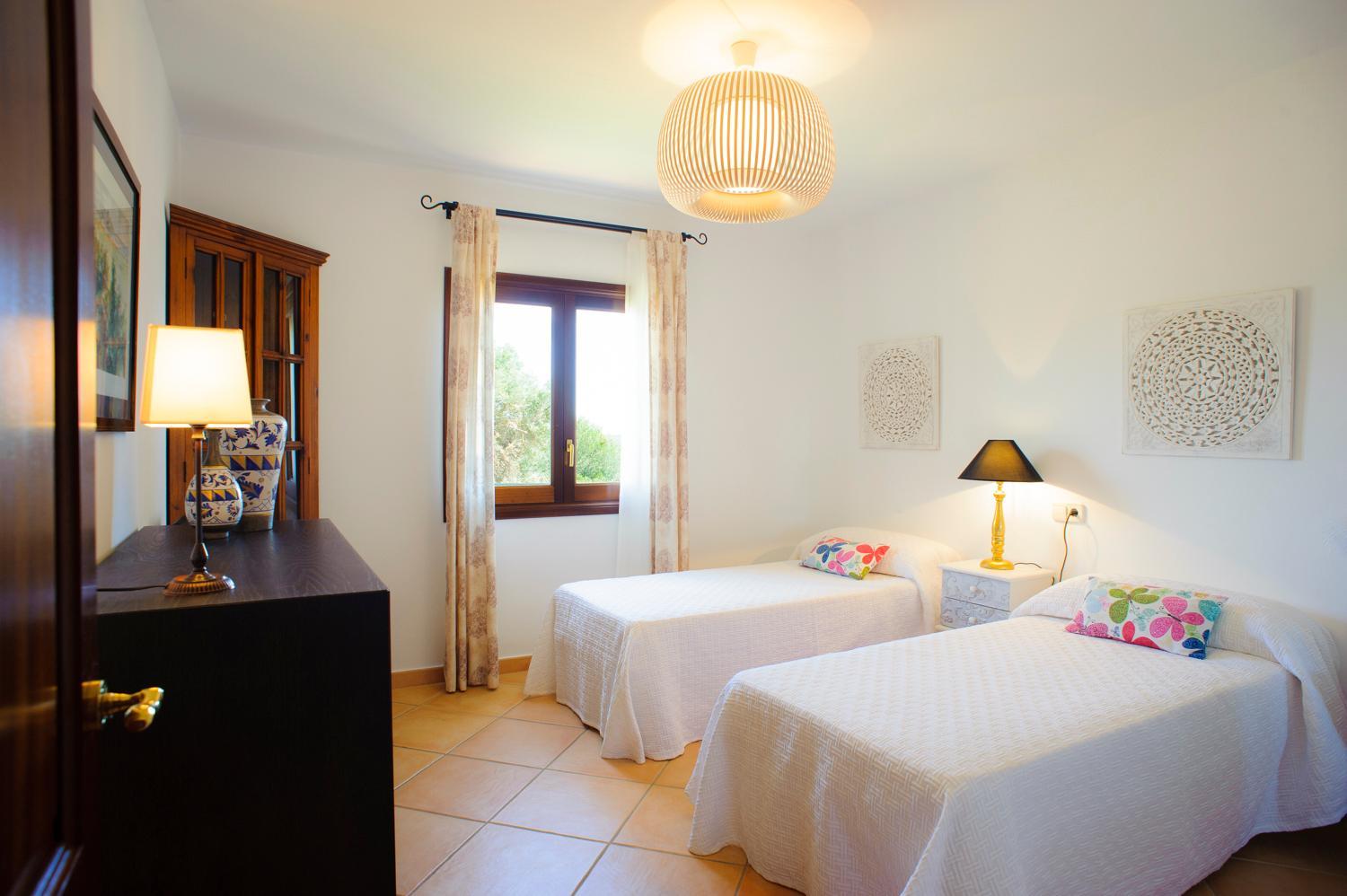 Casa de cuatro habitaciones