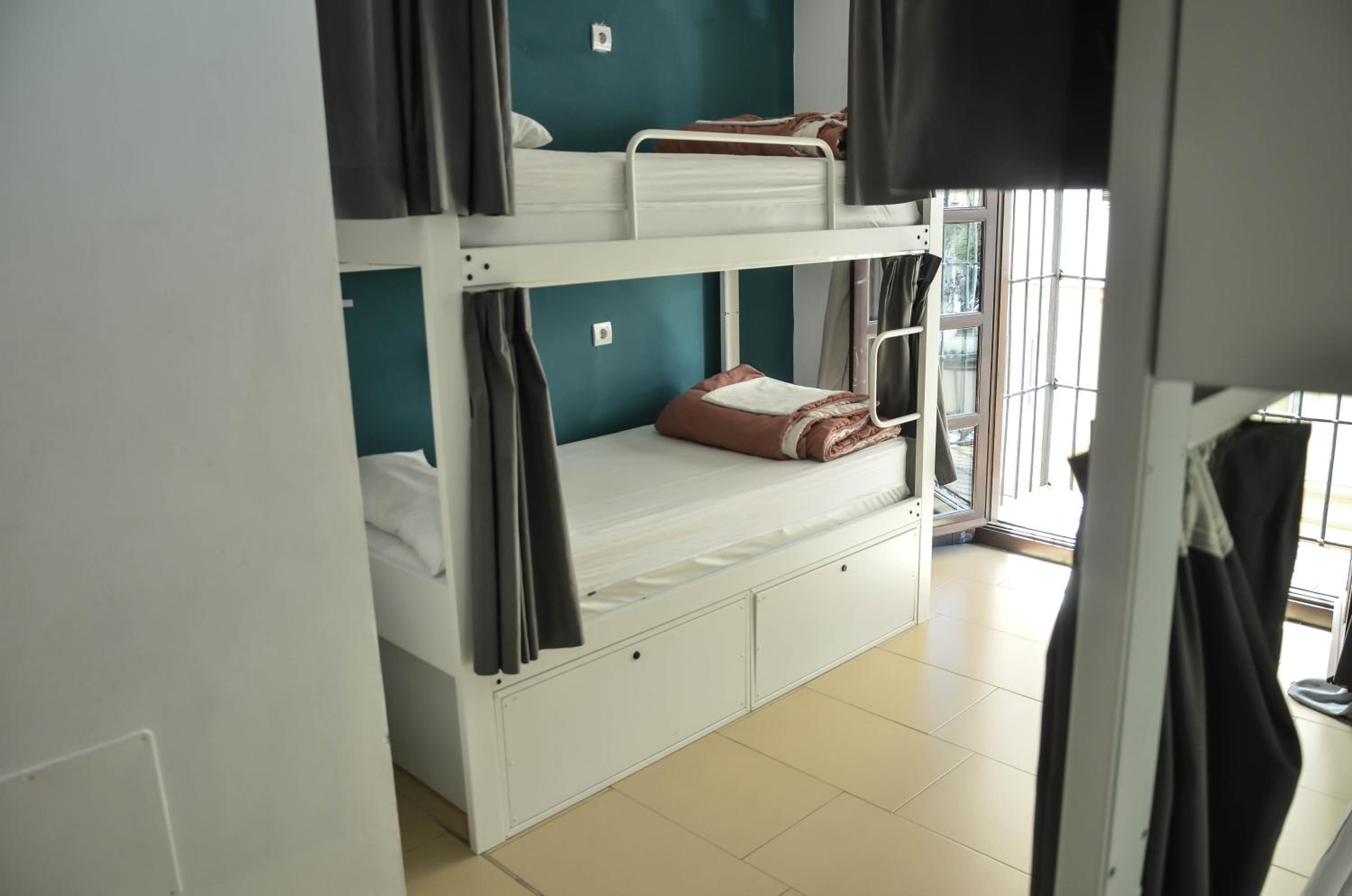 Cama en Habitación Compartida Mixta de 6 Camas