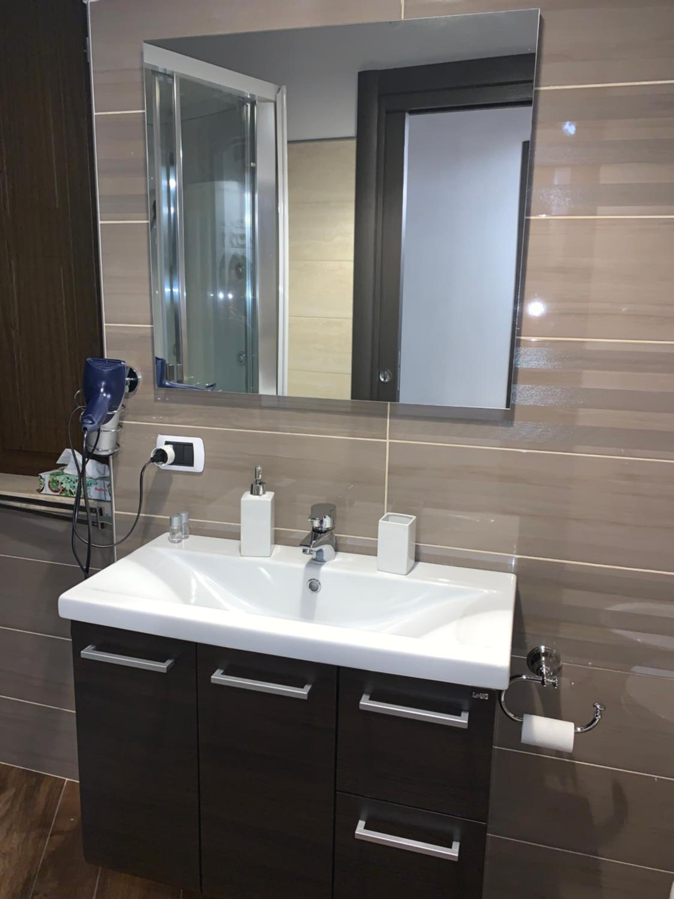 Large Double or Twin Room - Photo 5
