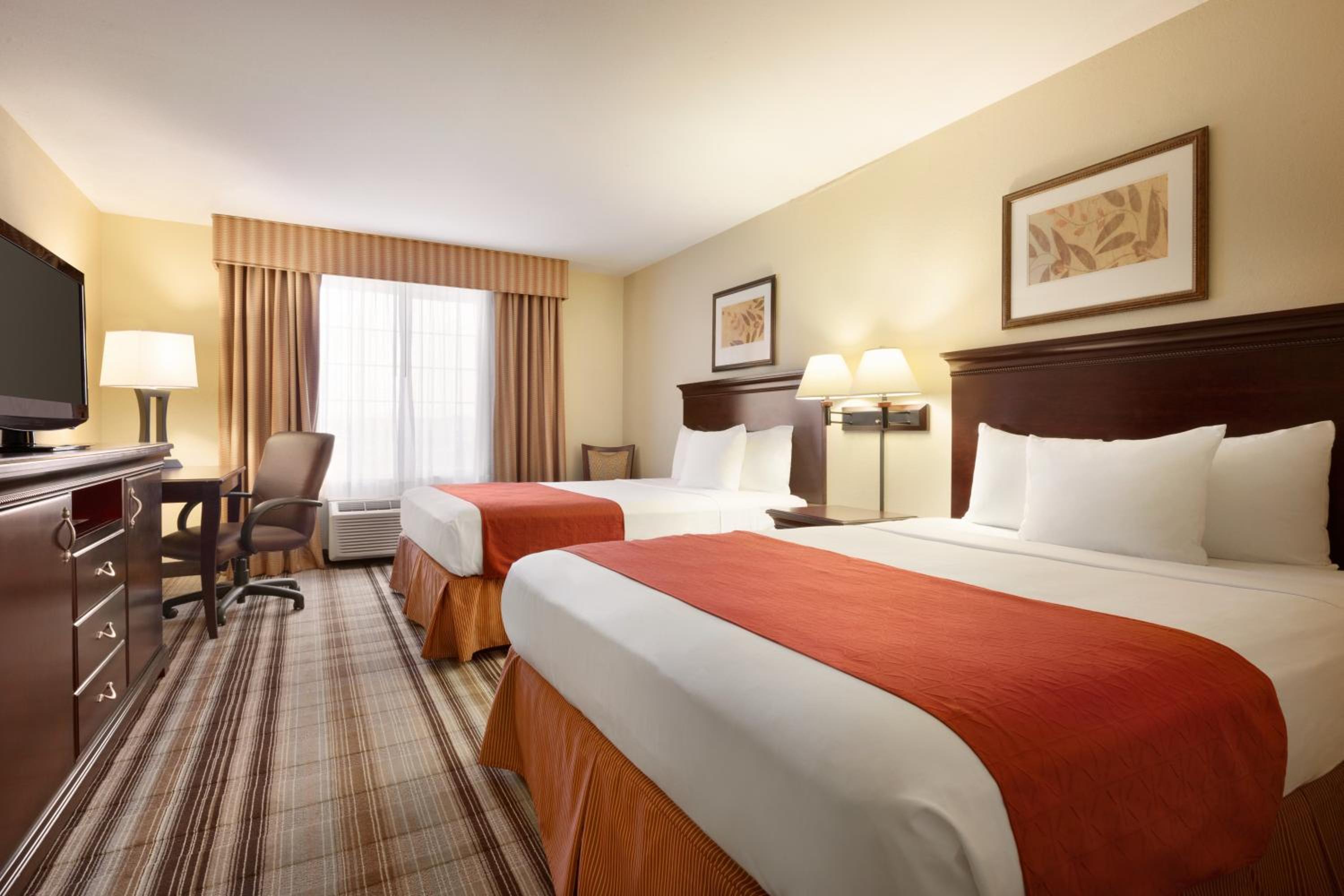 Queen Room with Two Queen Beds - Photo 1
