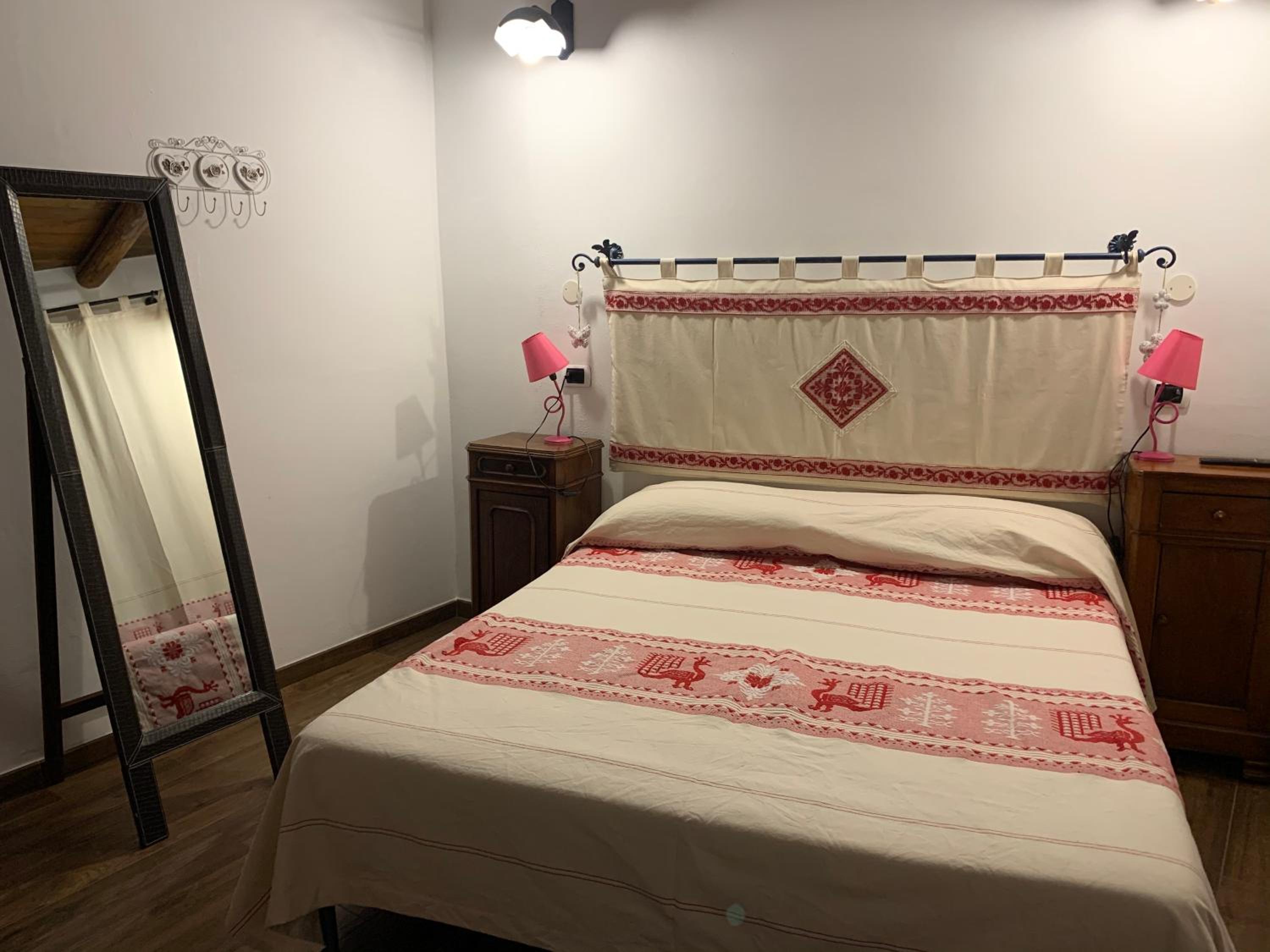 King Room with Balcony - Photo 1