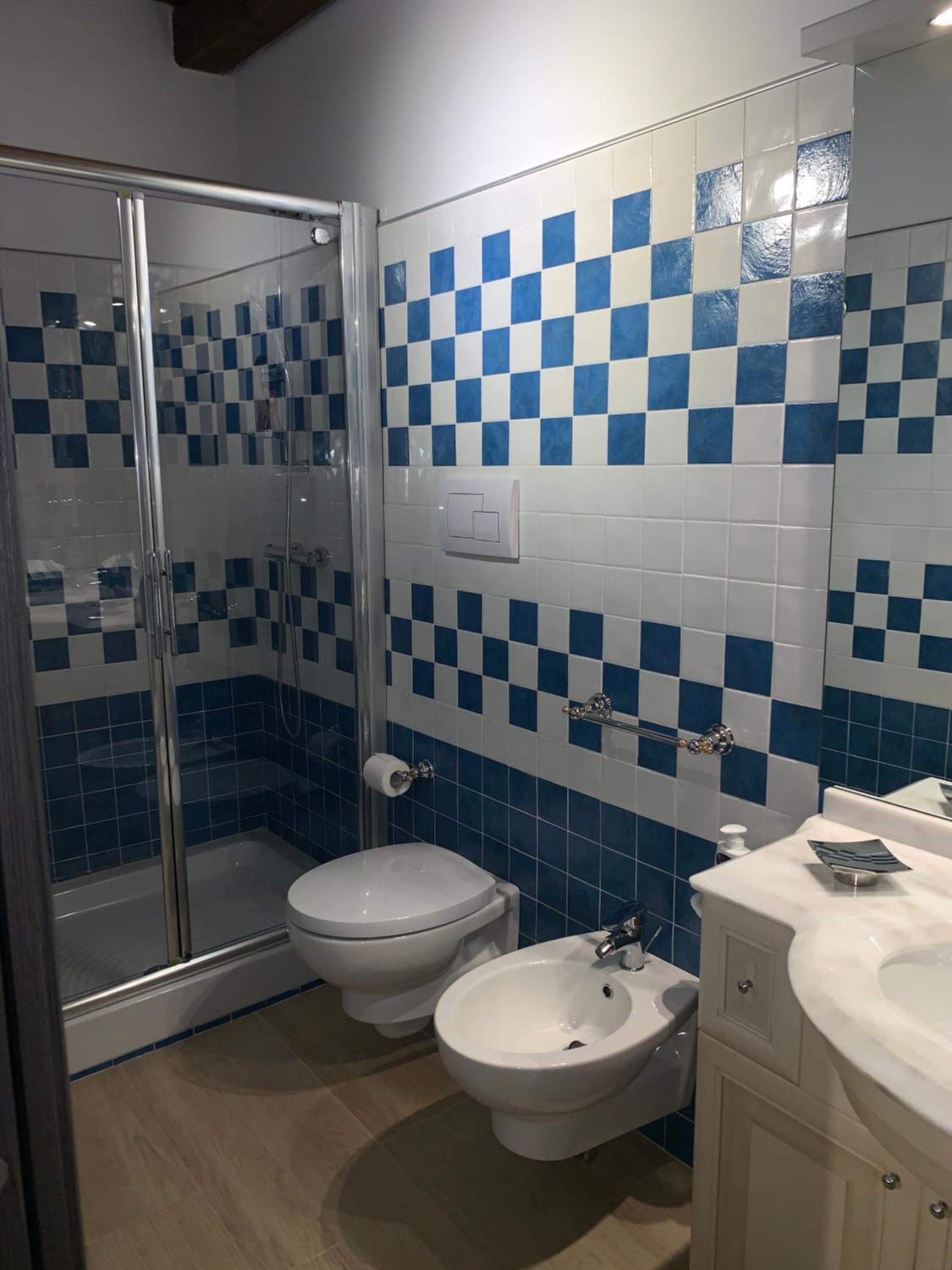 Single Room with Private Bathroom photo 3