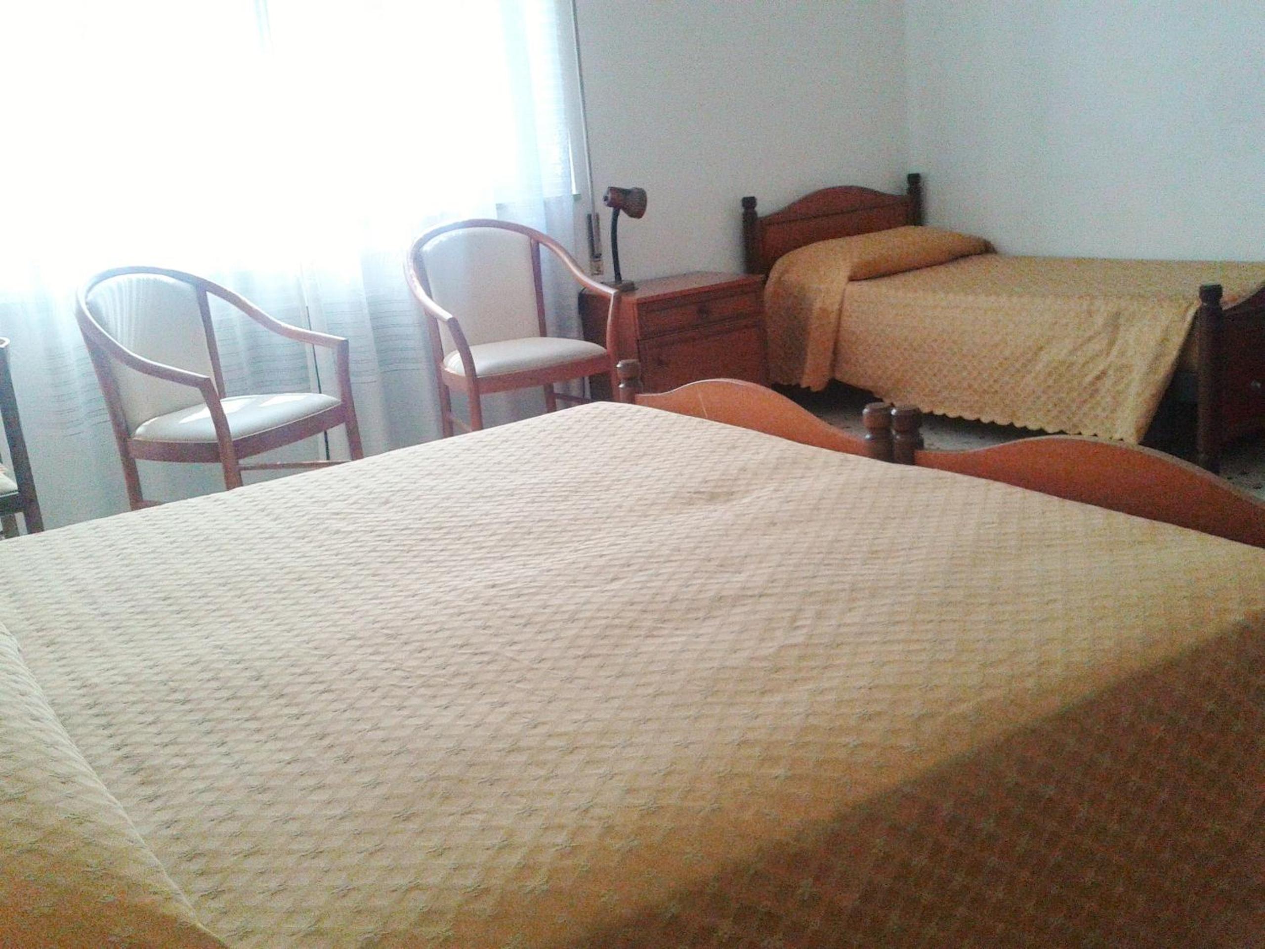 Standard Triple Room - Photo 5