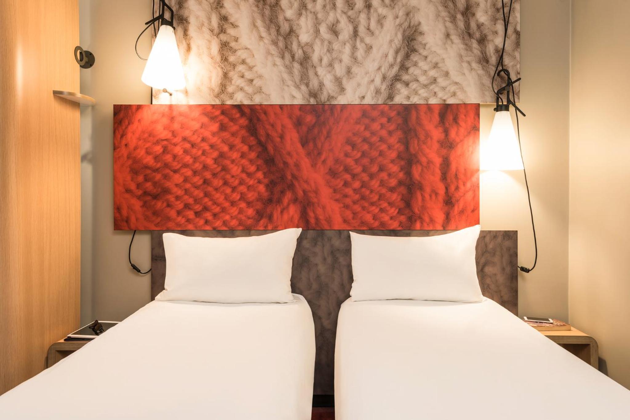 Triple Sweetroom by Ibis with Twin beds + Single Sofabed