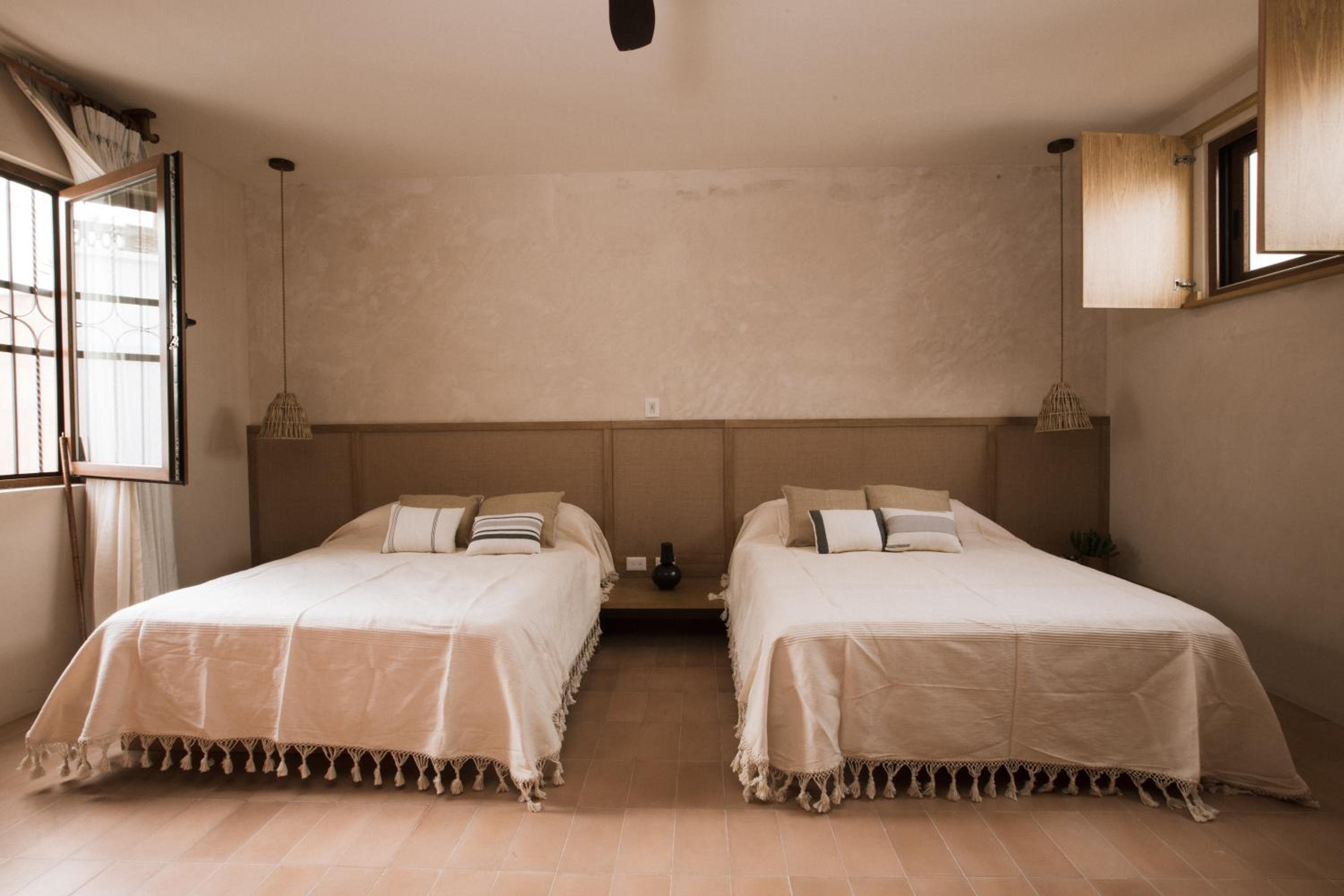 Classic Quadruple Room - Photo 11