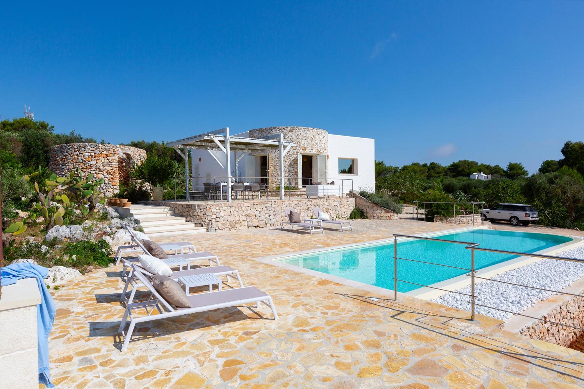 Three-Bedroom Villa photo 2