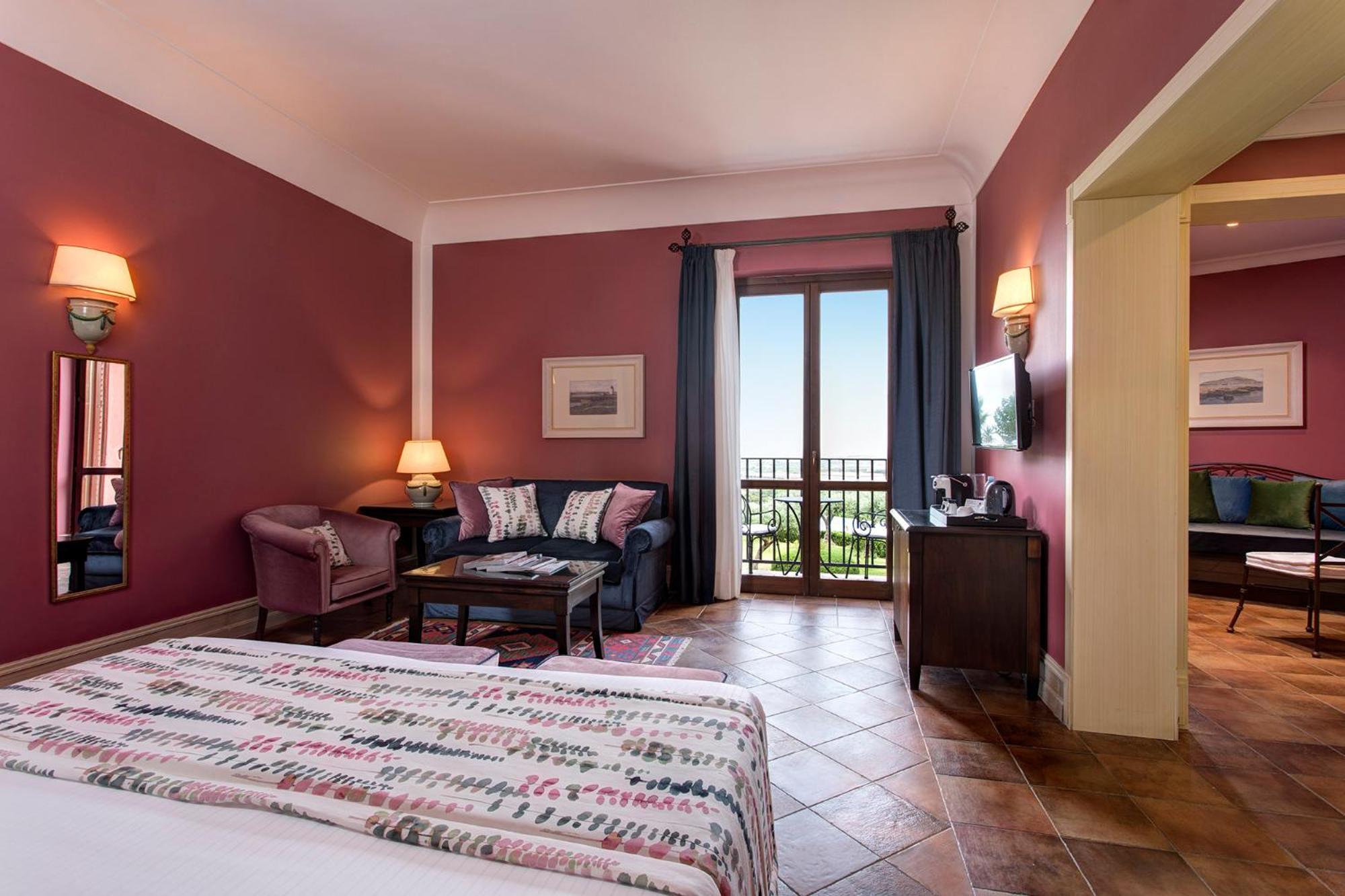 Junior Suite with Partial Sea View photo 2