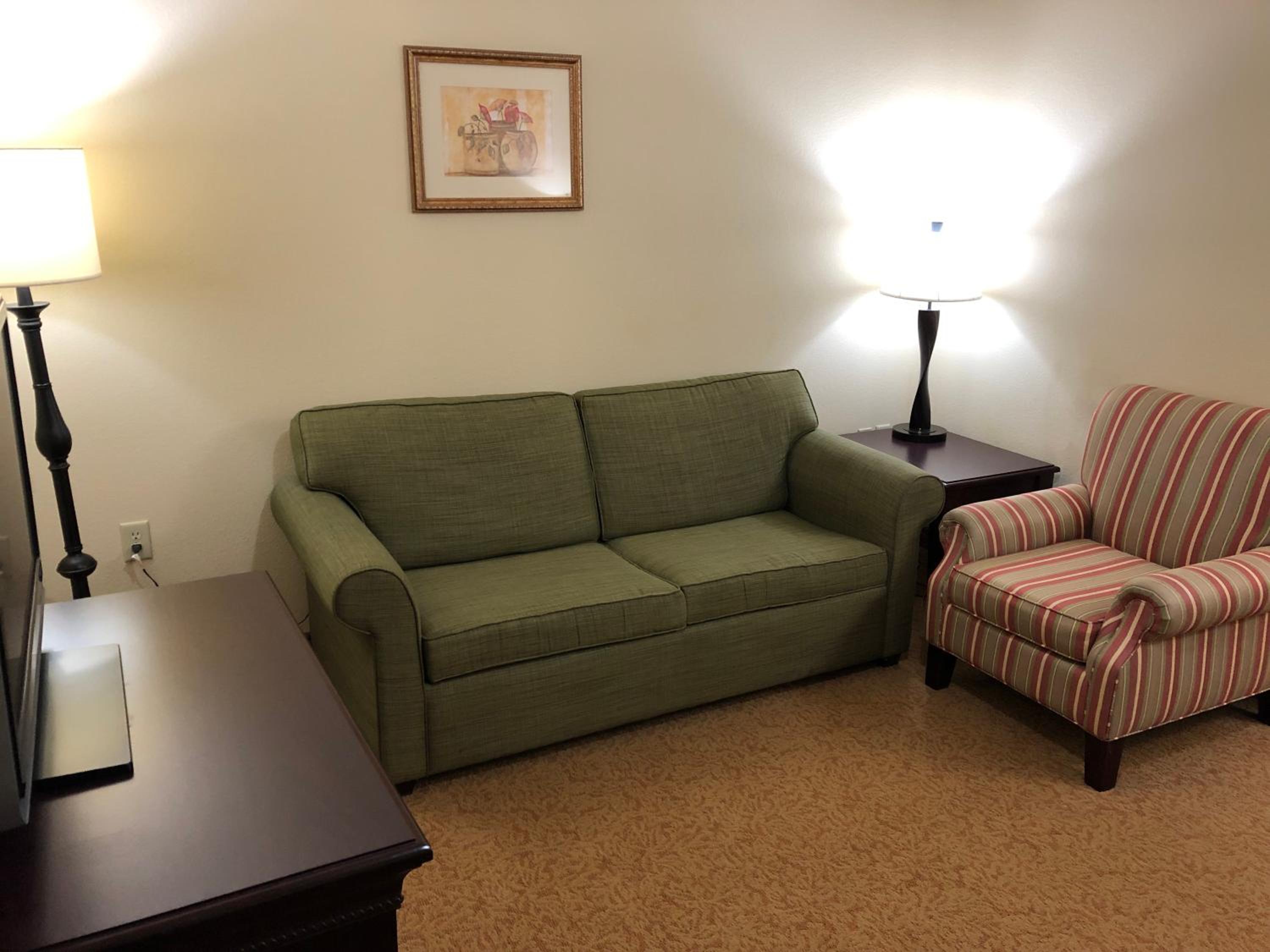 One-Bedroom King Suite - Non-Smoking - Photo 5
