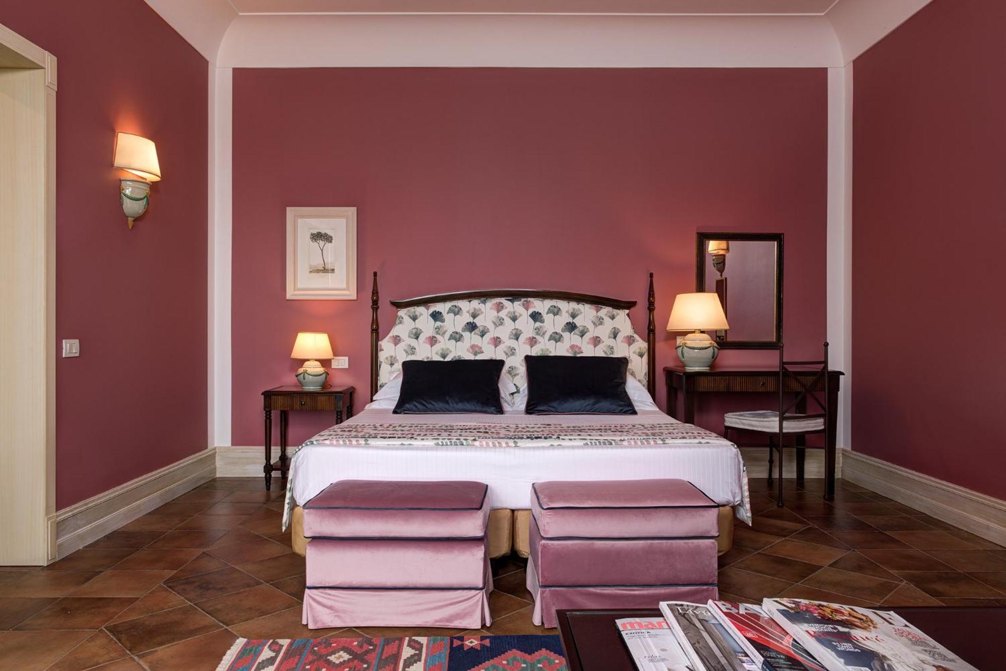 Junior Suite with Partial Sea View