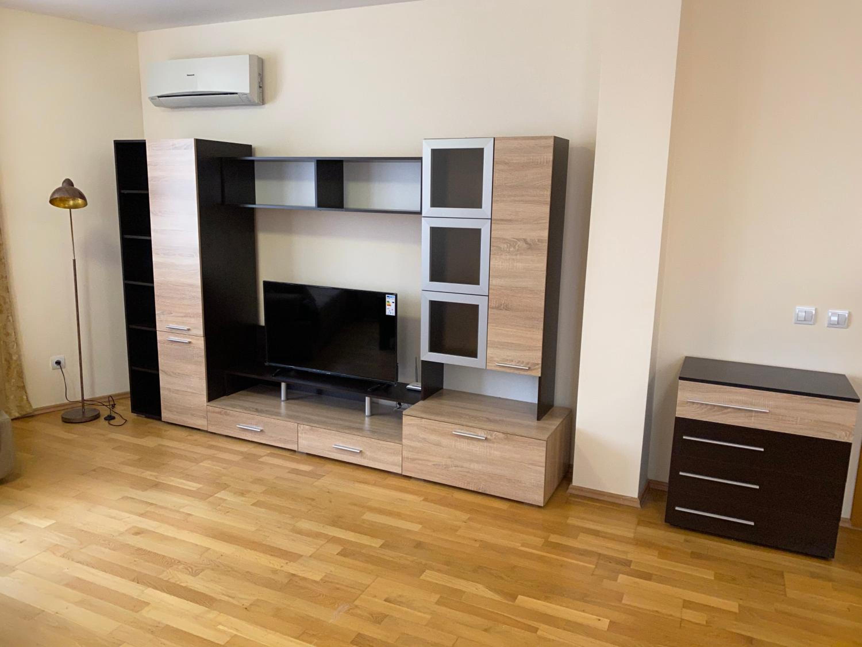 Apartment with Lake View - Photo 17