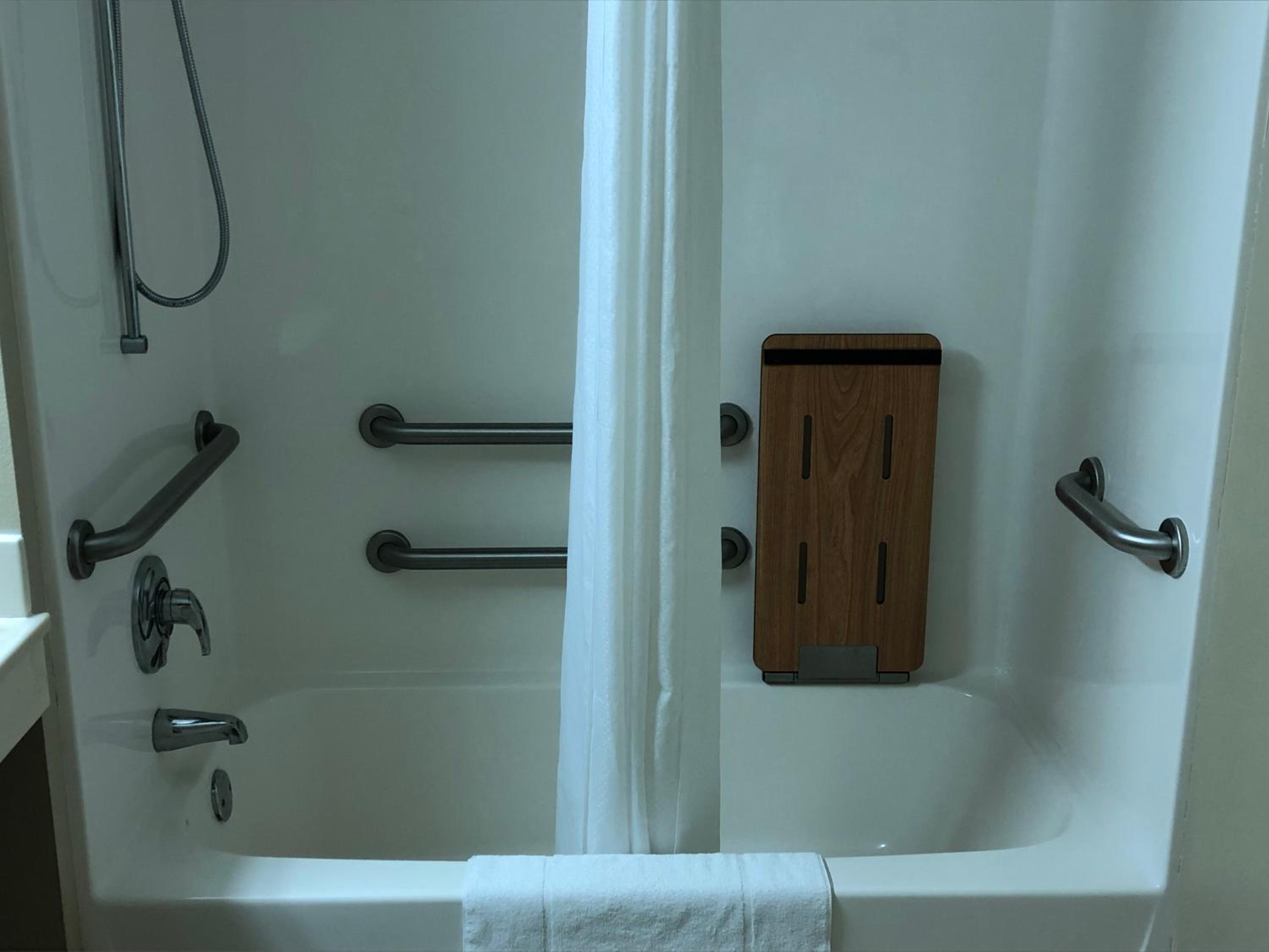 King Room - Mobility Access/Non-Smoking - Photo 5