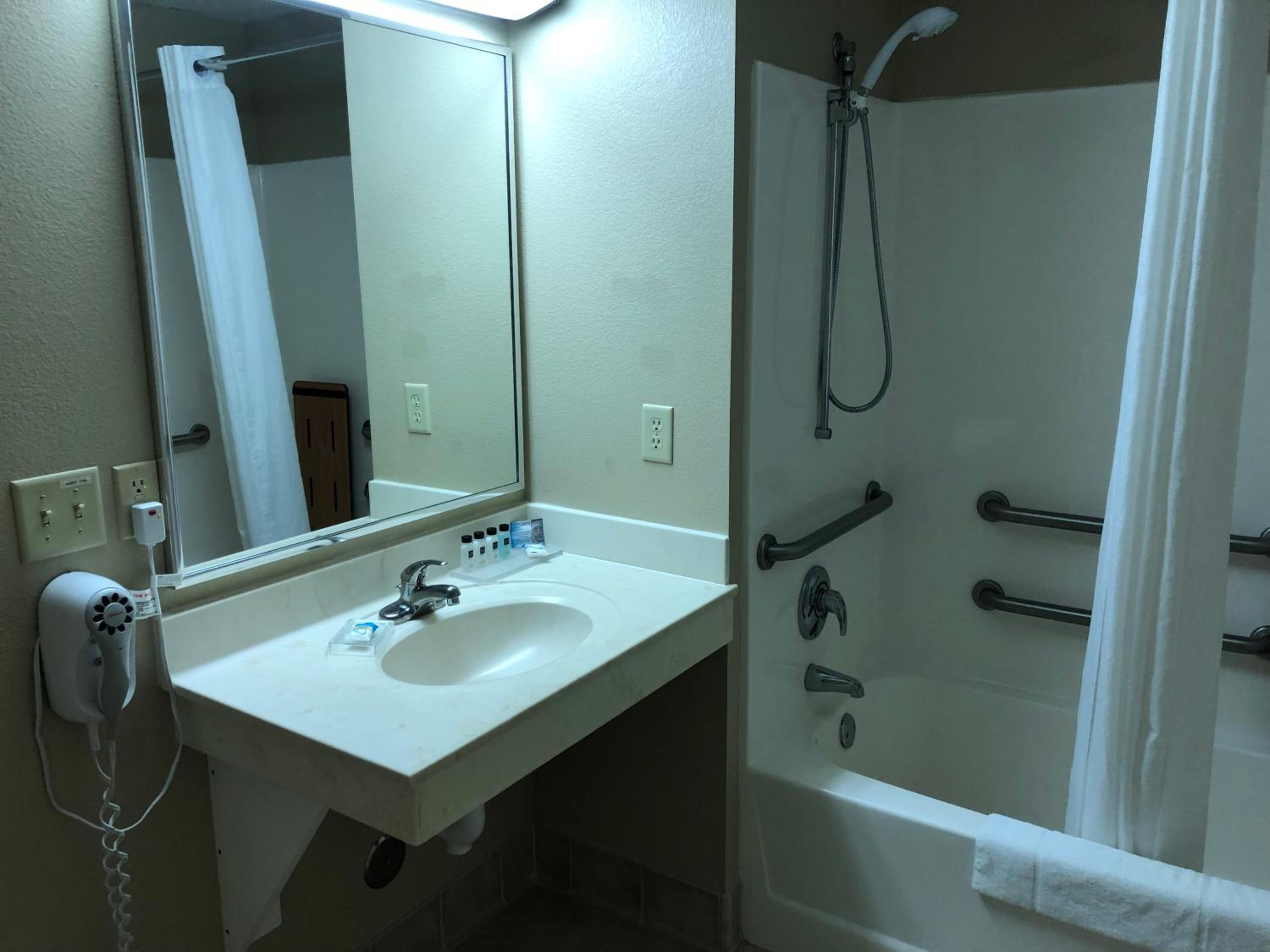 King Room - Mobility Access/Non-Smoking - Photo 6