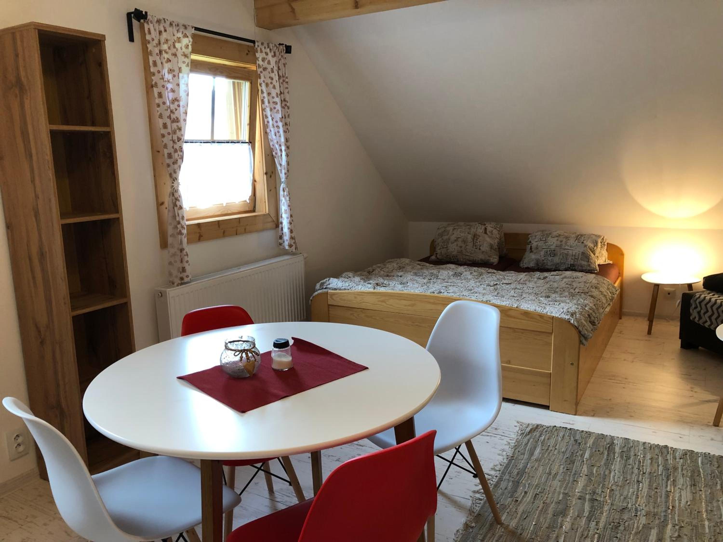 One-Bedroom Apartment photo 1