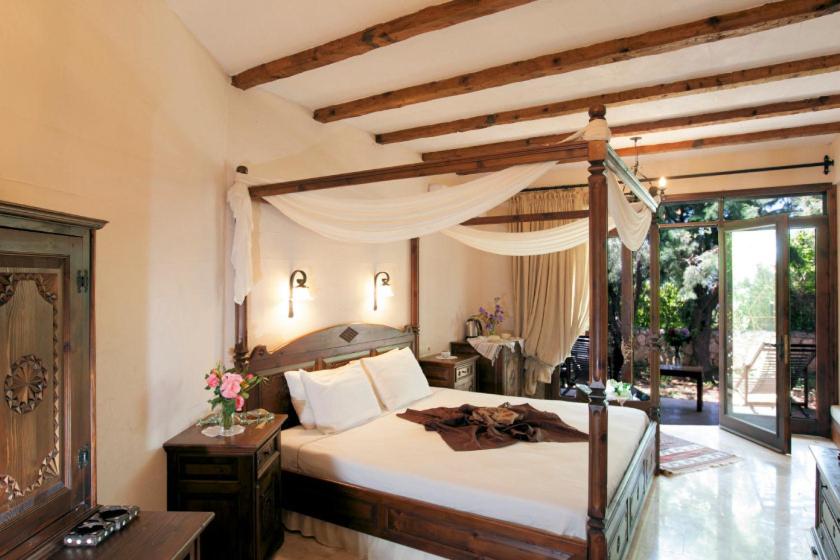 Deluxe Doppelzimmer mit privatem Garten & Jacuzzi