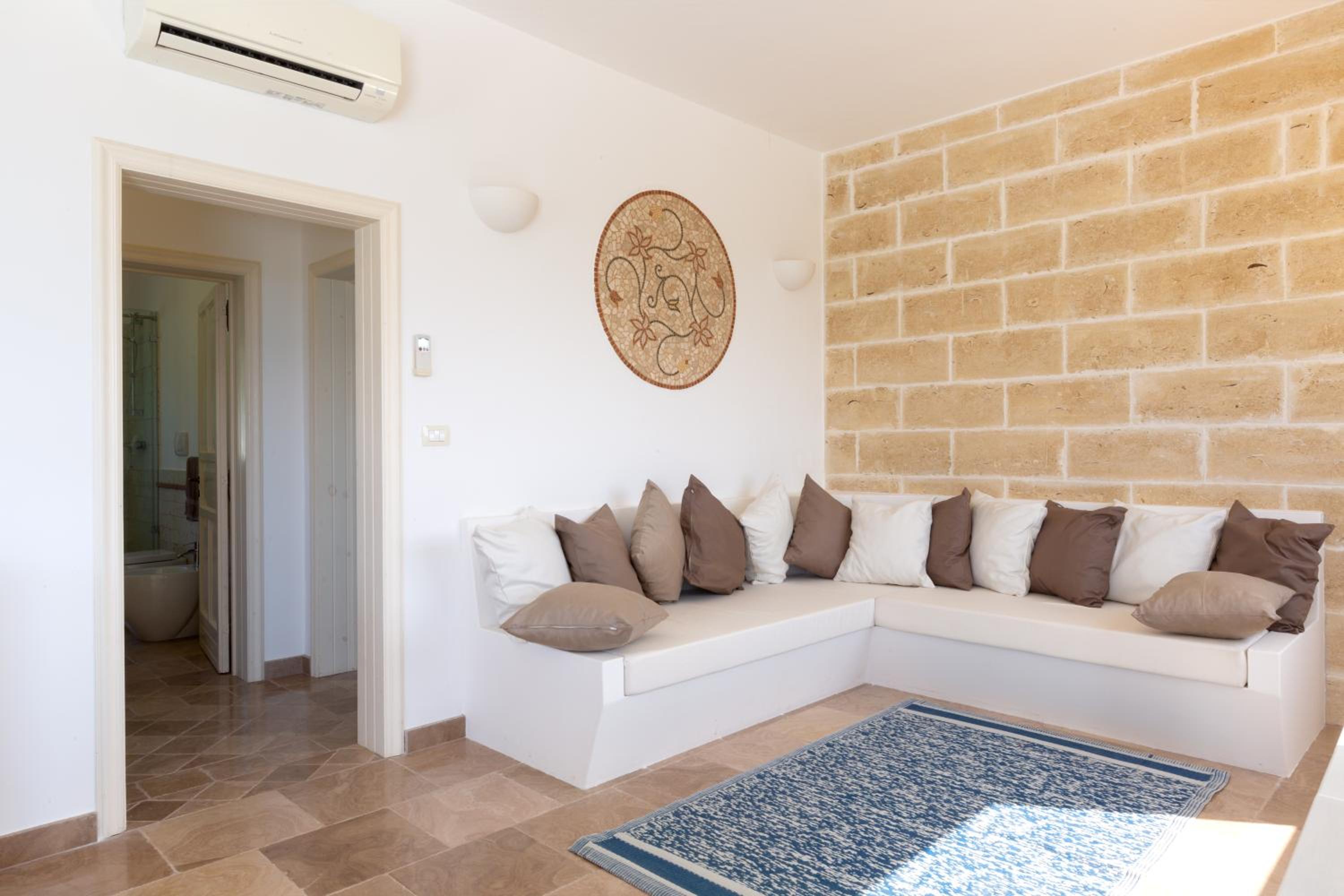 Three-Bedroom Villa photo 1