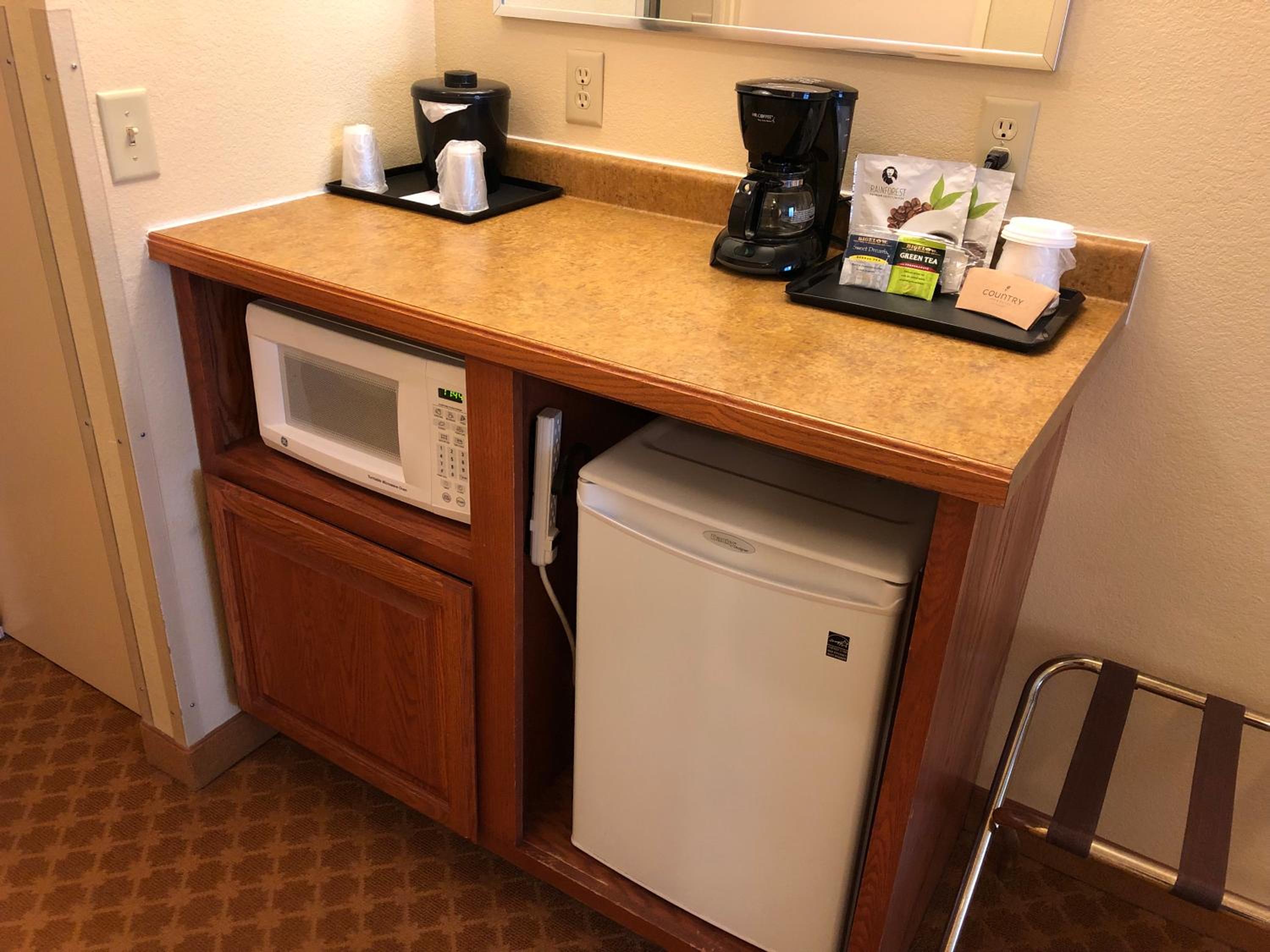 One-Bedroom King Suite - Non-Smoking - Photo 4