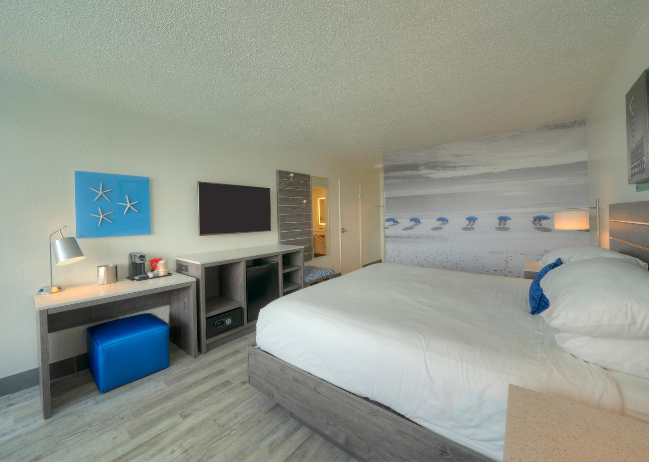 King Room with Pool View