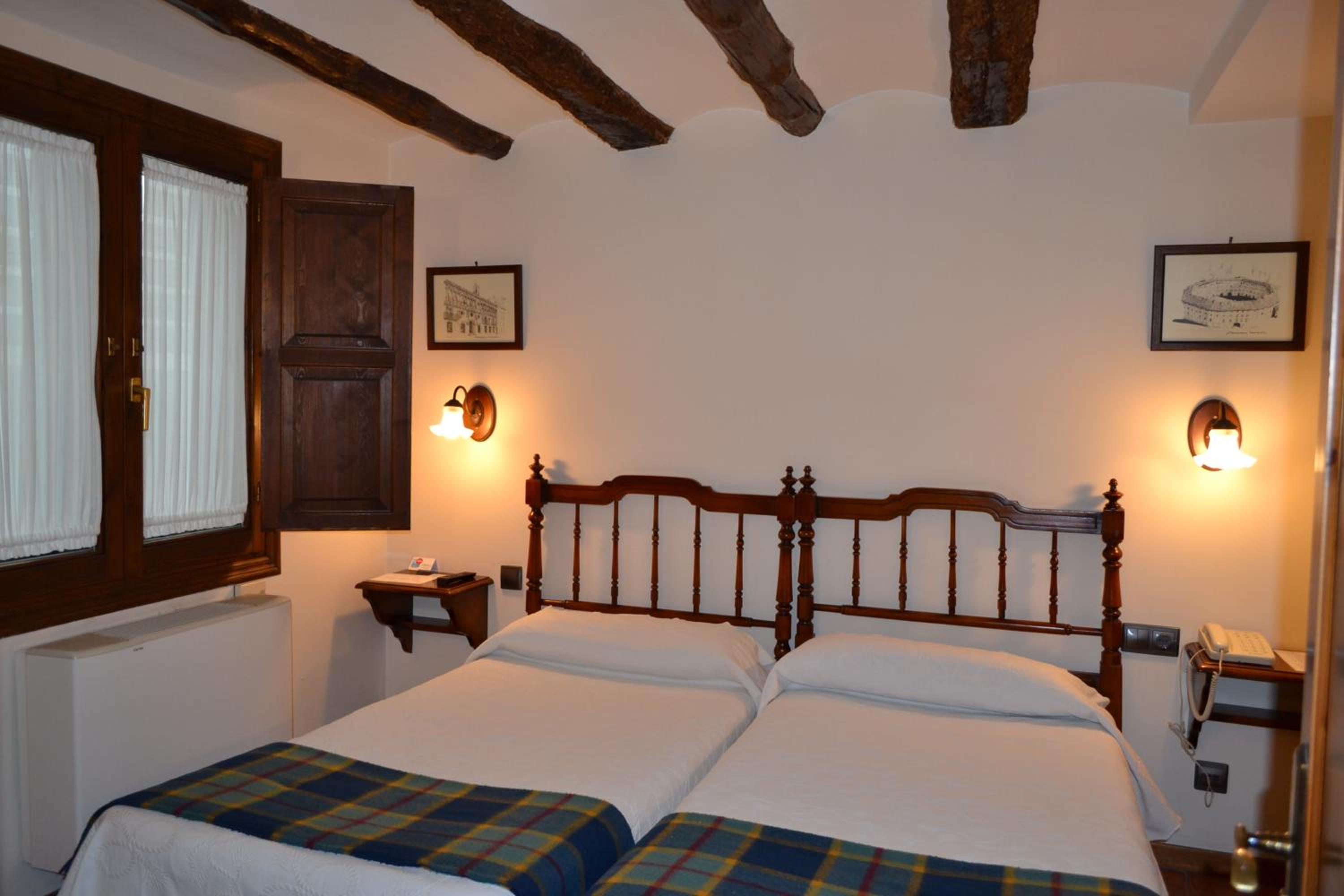 Economy Double or Twin Room photo 2