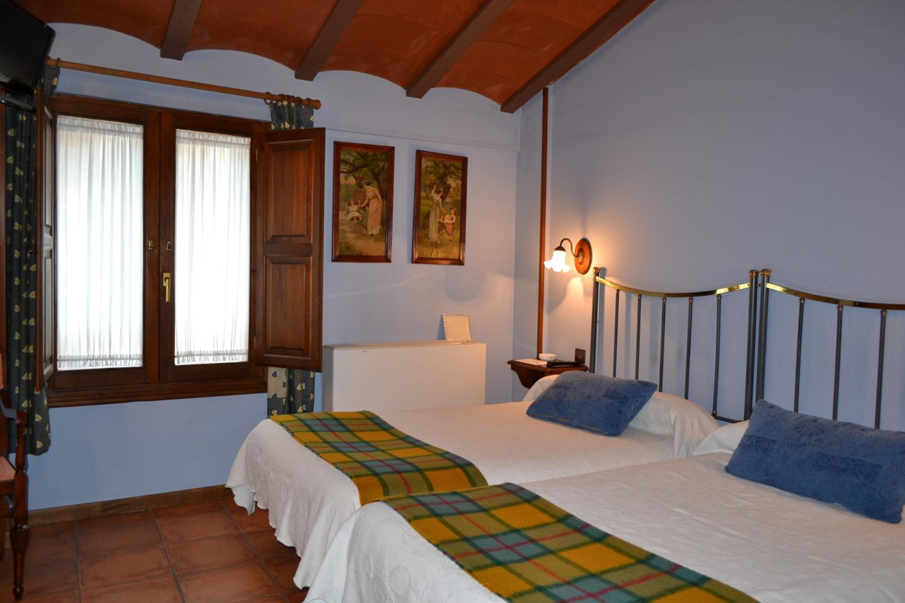 Double or Twin Room photo 3