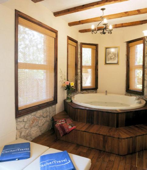 Deluxe Double Room with Jacuzzi  photo 3
