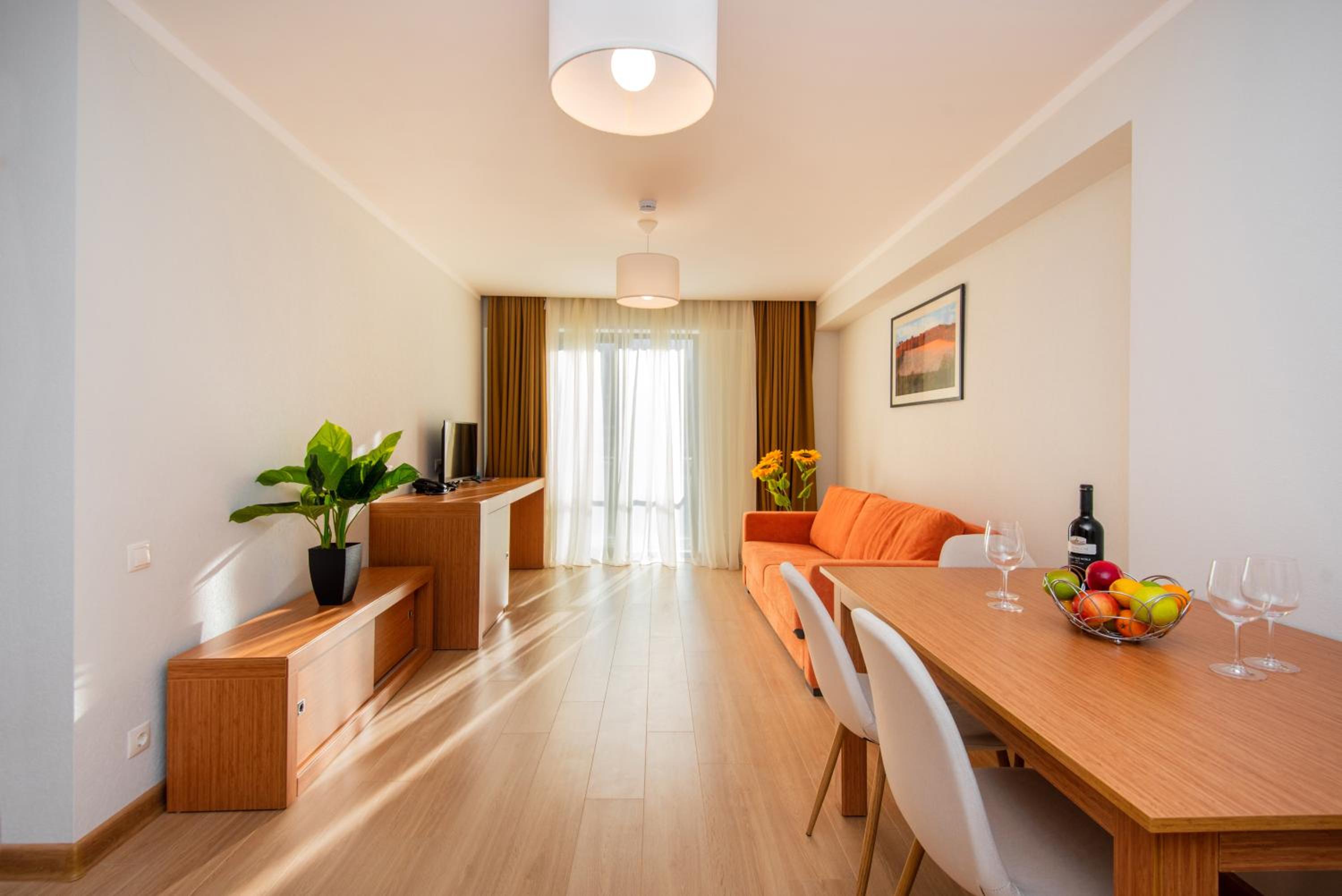 One-Bedroom Suite - Photo 19