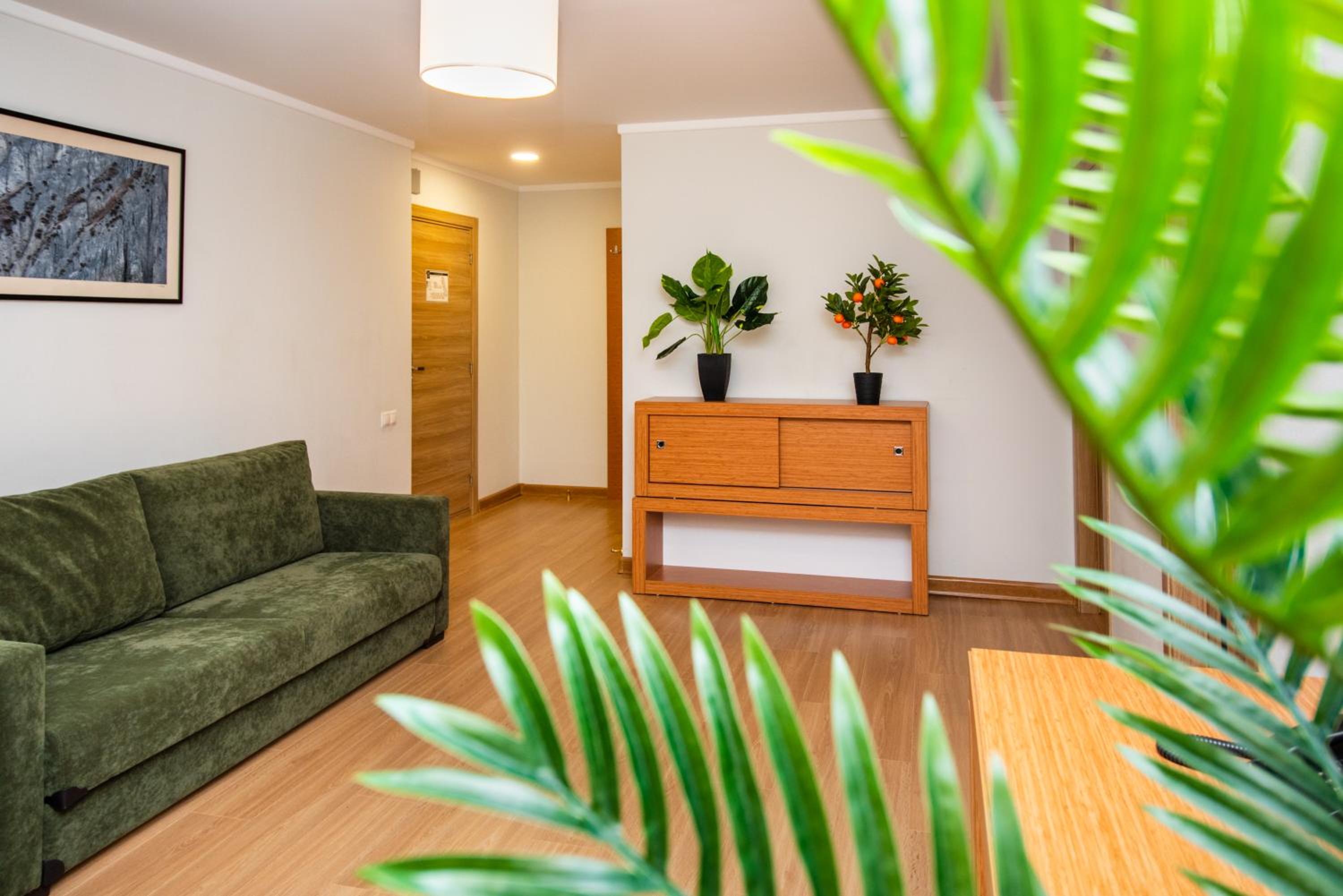 Family Room - Photo 7