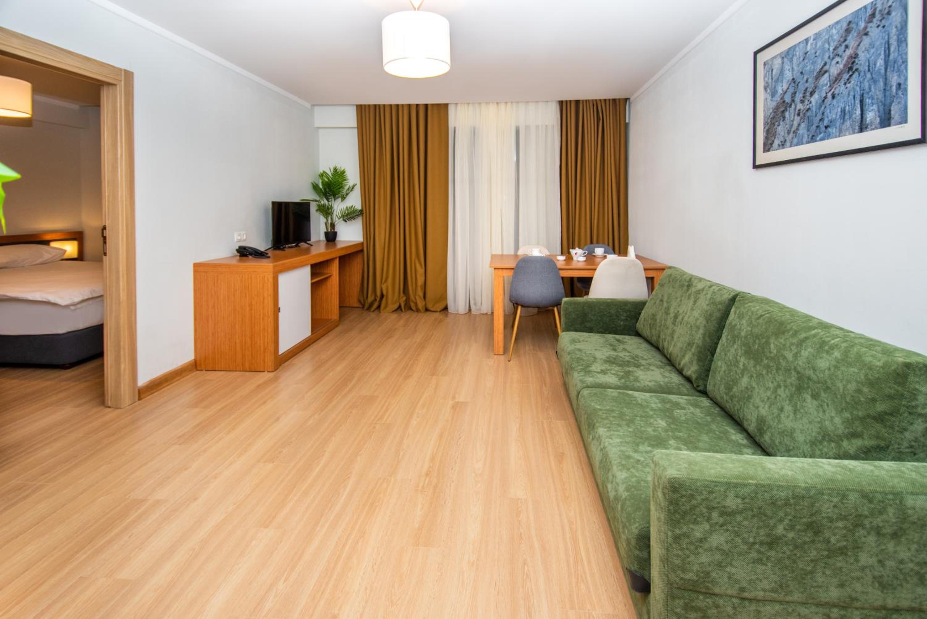 Family Room - Photo 3