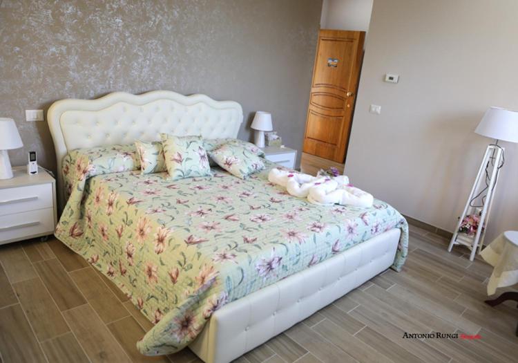 Double Room with Private Bathroom - Photo 2