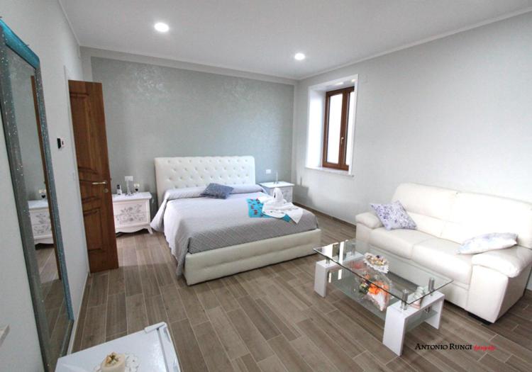 Double Room with Private Bathroom - Photo 1