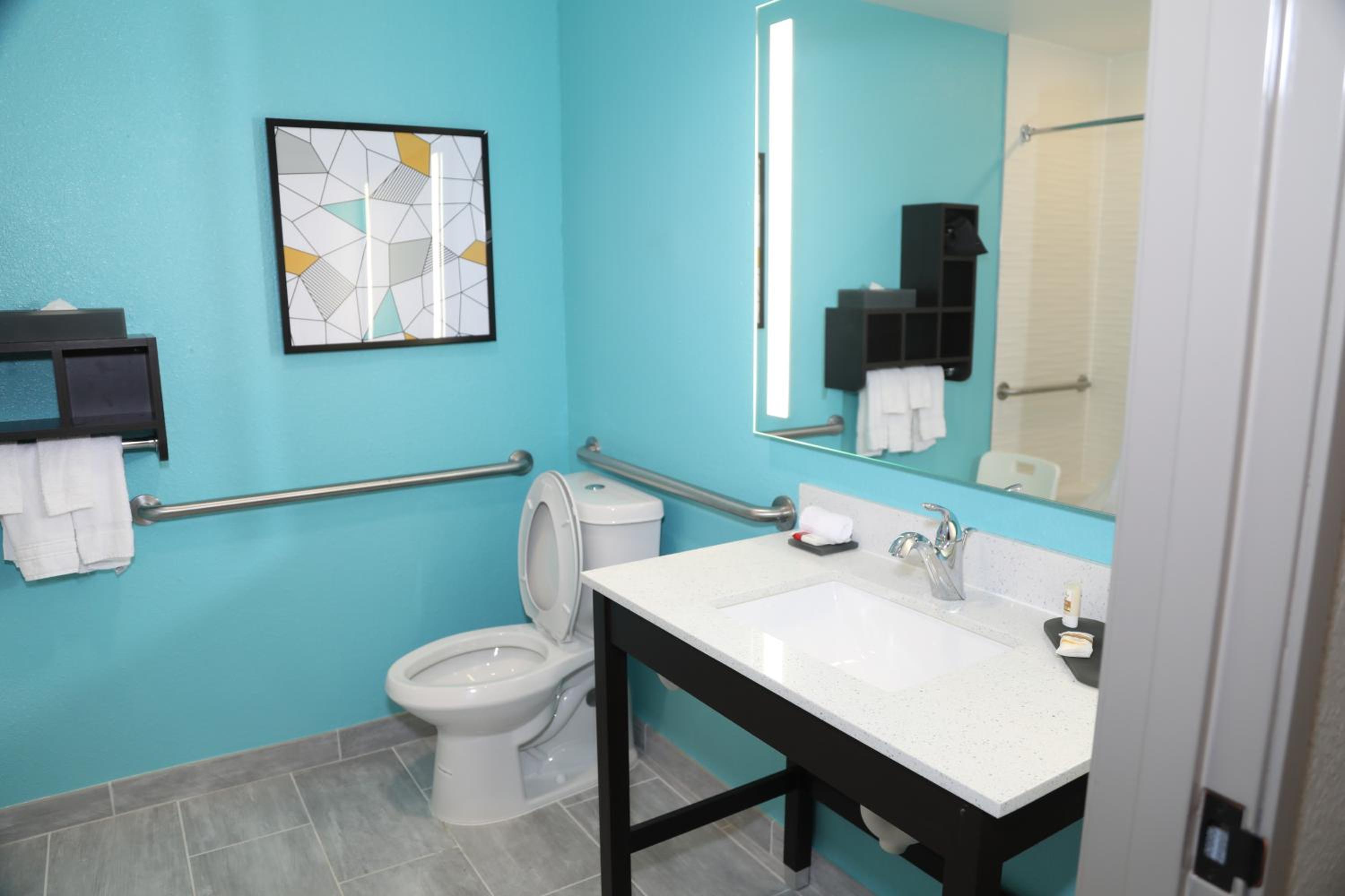 King Room - Mobility Access/Non-Smoking - Photo 4