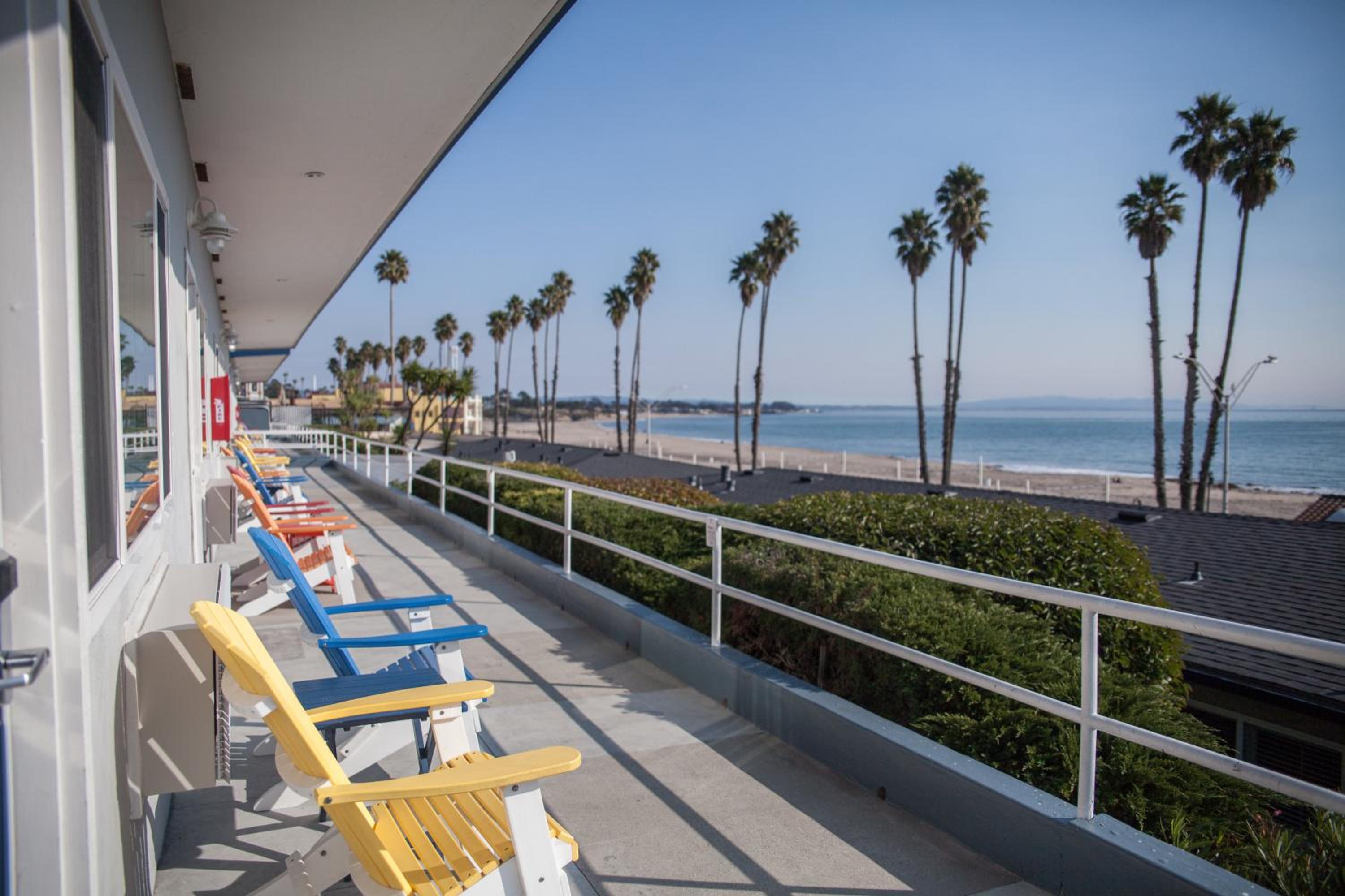 Deluxe Queen Room with Two Queen Beds and Ocean View photo 2