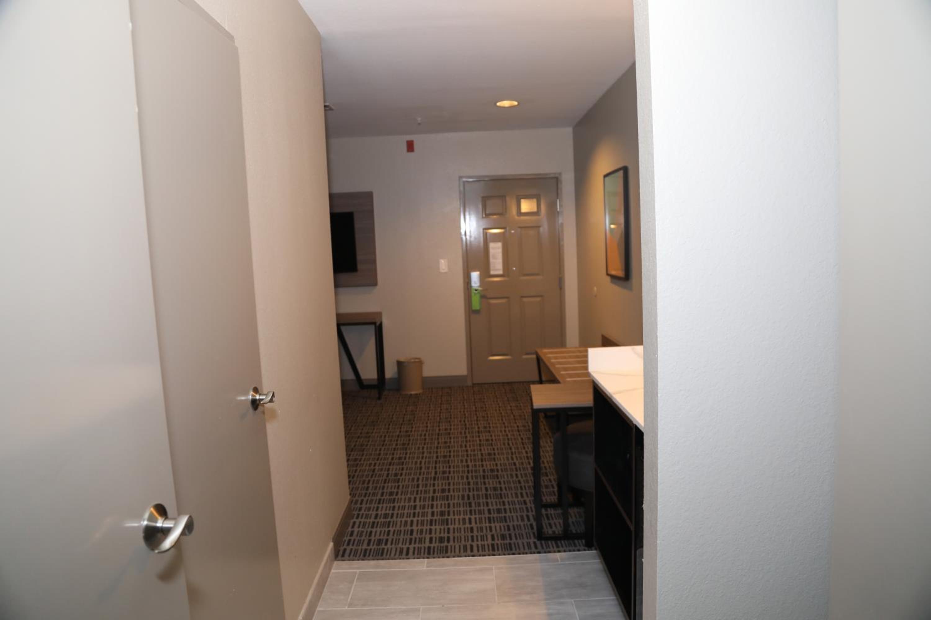 King Suite - Non-Smoking - Photo 1