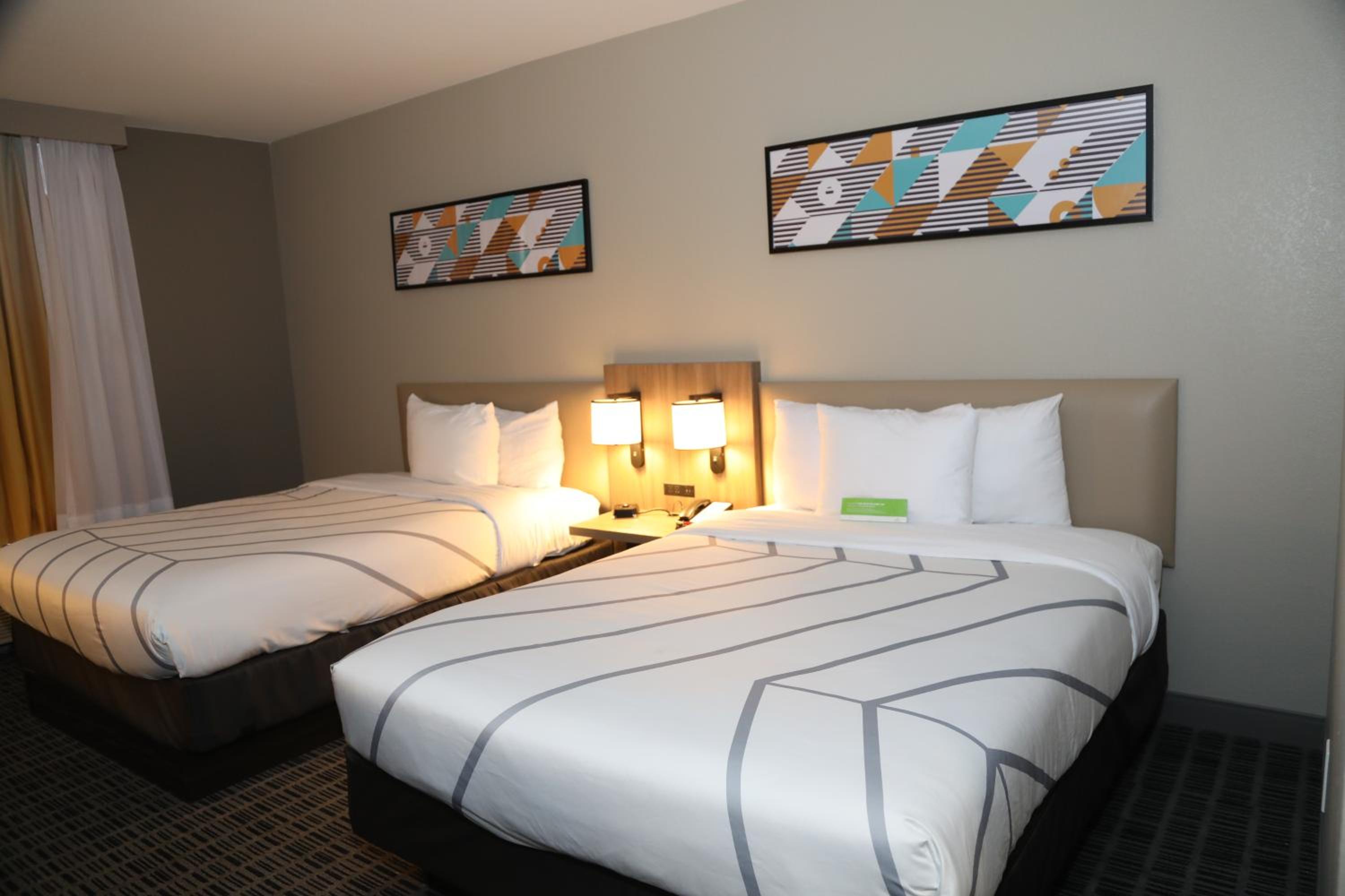 Double Room with Two Double Beds - Non-Smoking - Photo 3
