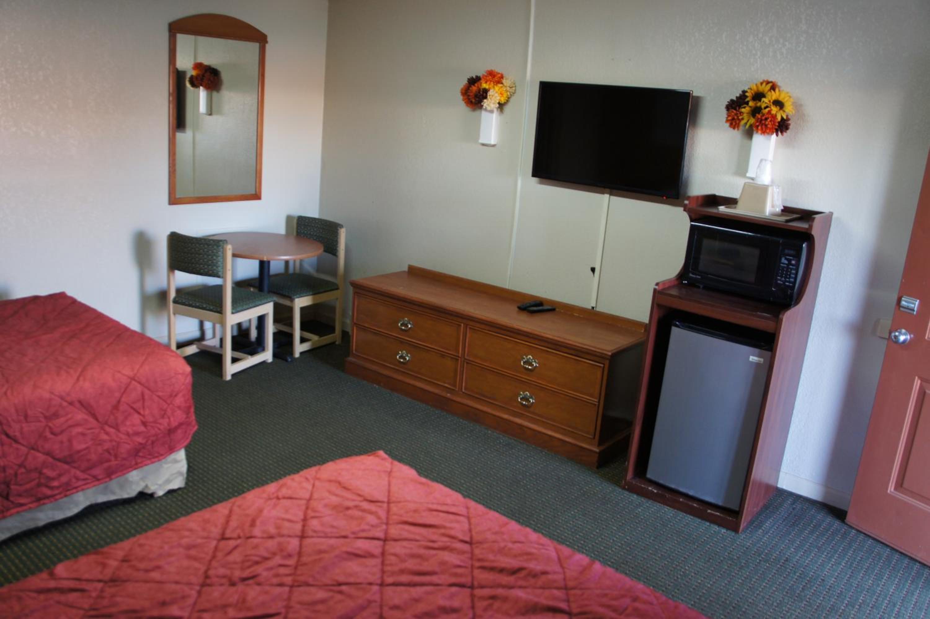 Deluxe Double Room (1 Adult + 2 Children)