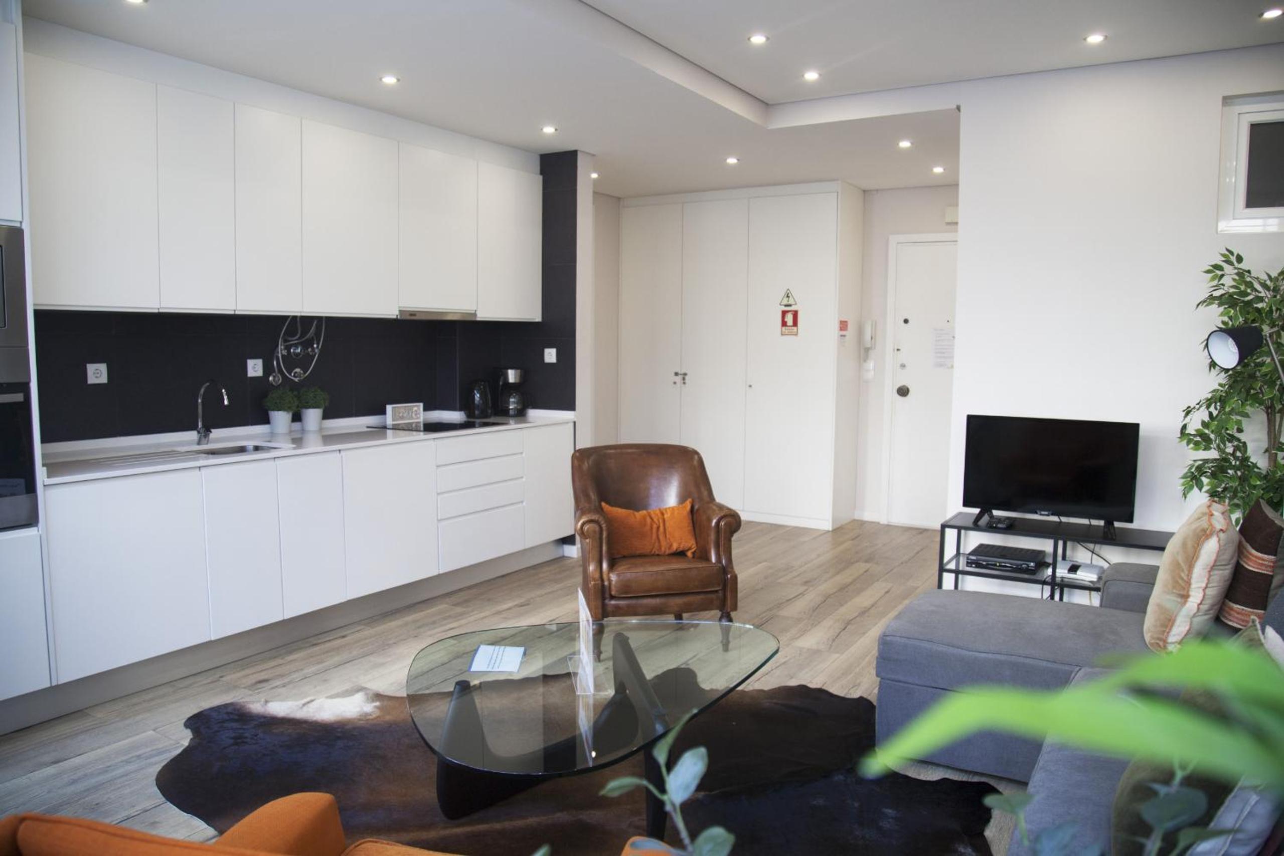 One-Bedroom Apartment - Photo 11