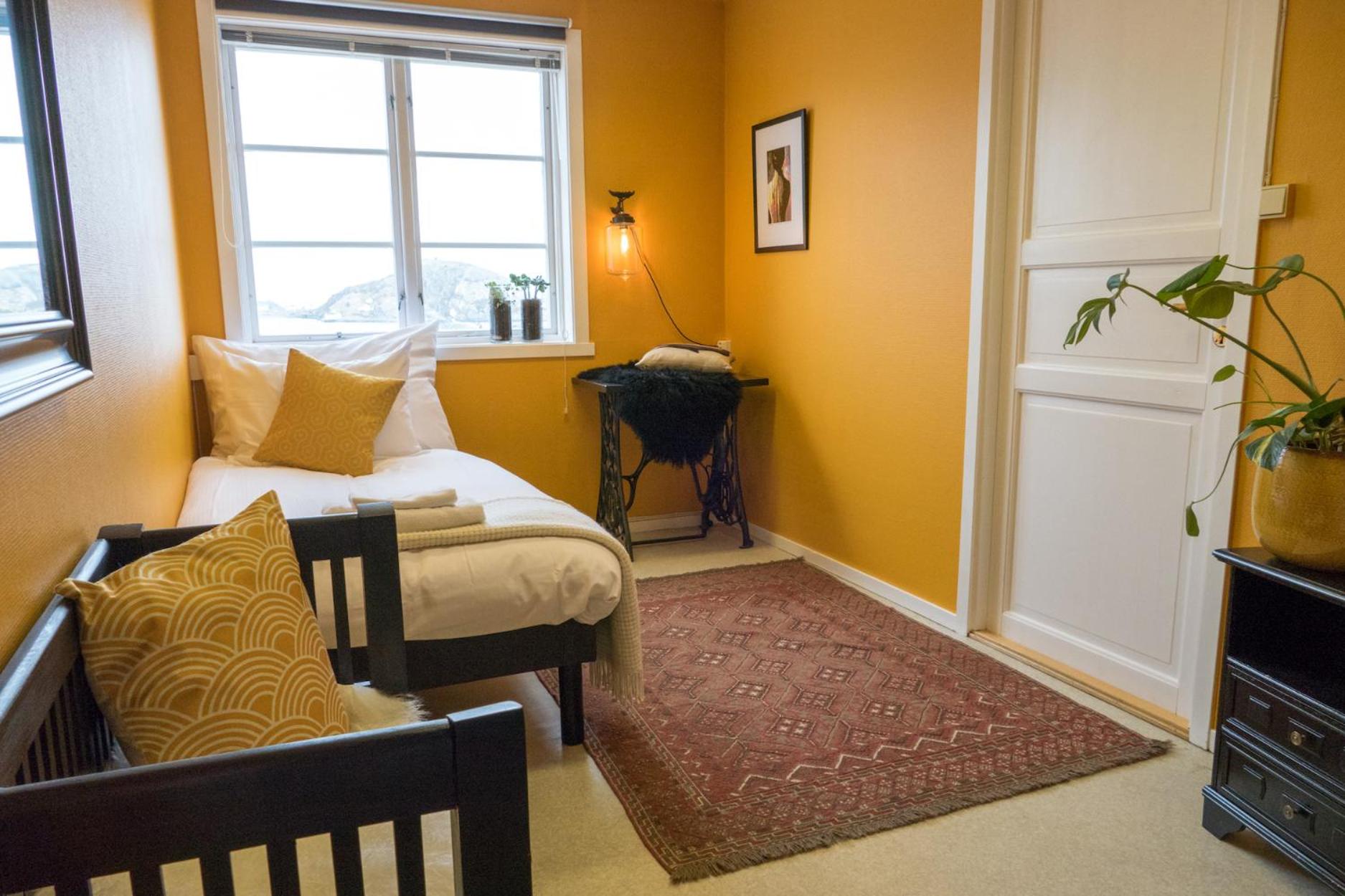 Standard Double Room with Shared Bathroom