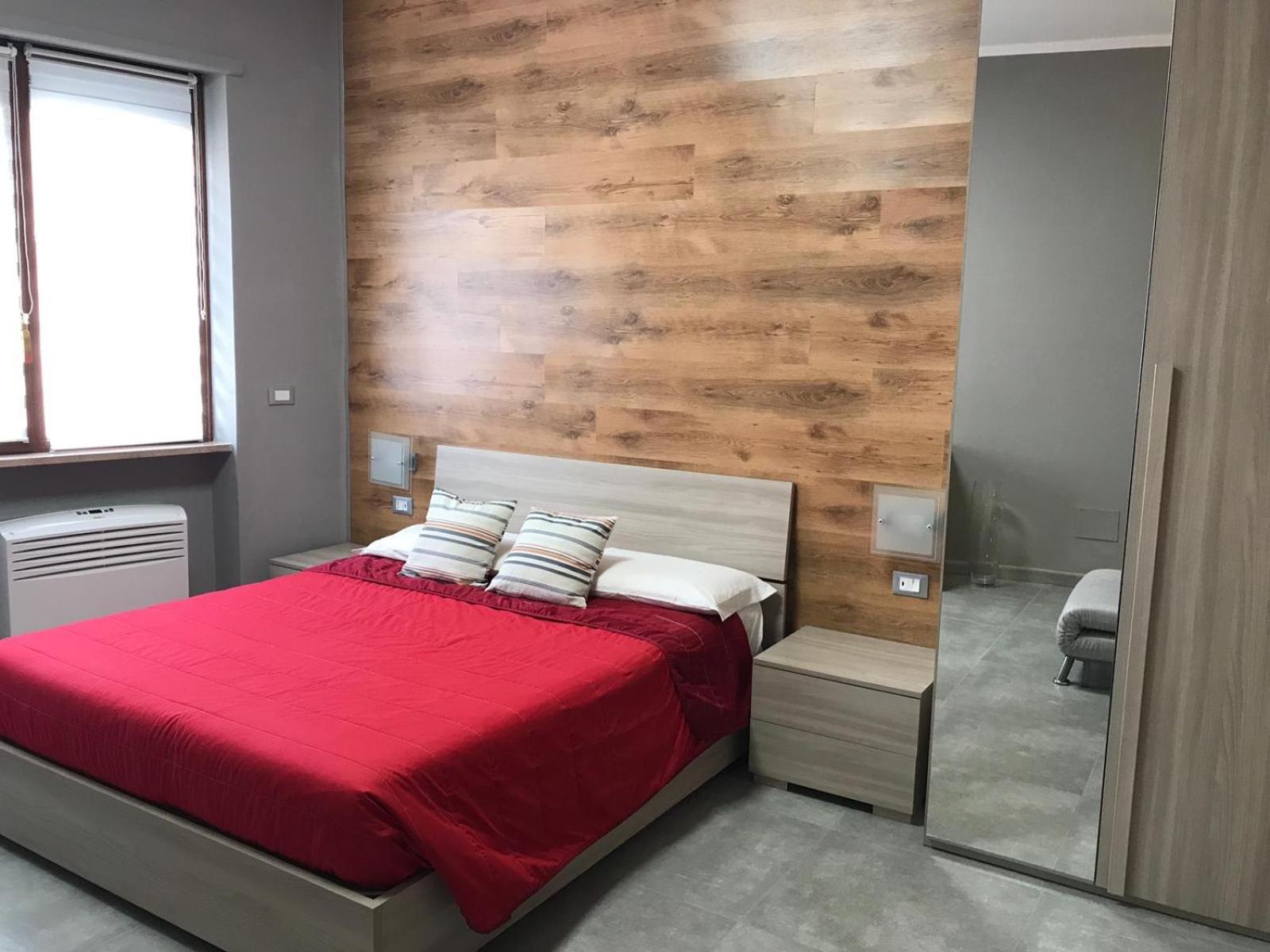 One-Bedroom Apartment - Photo 32